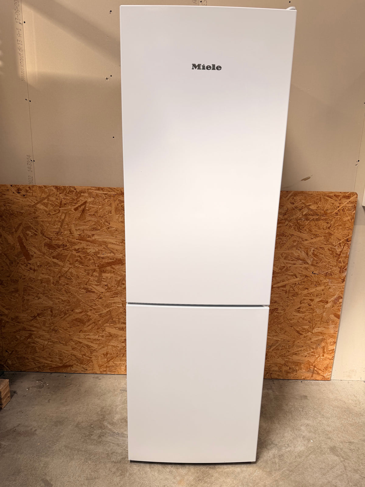Miele køle/fryseskab KD4072EWS Active - D20043