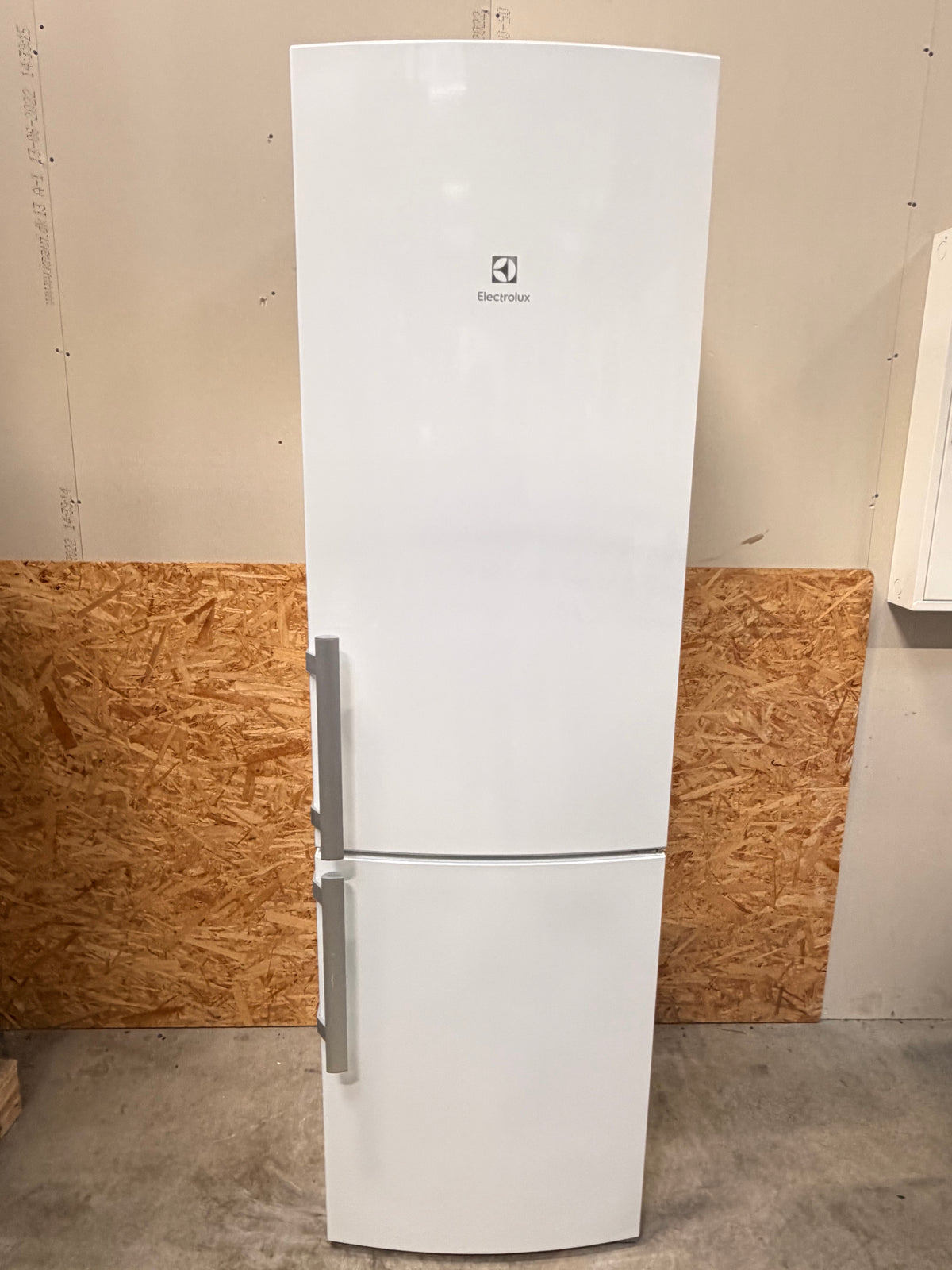 Electrolux køle/fryseskab EN3855MOW - D20254