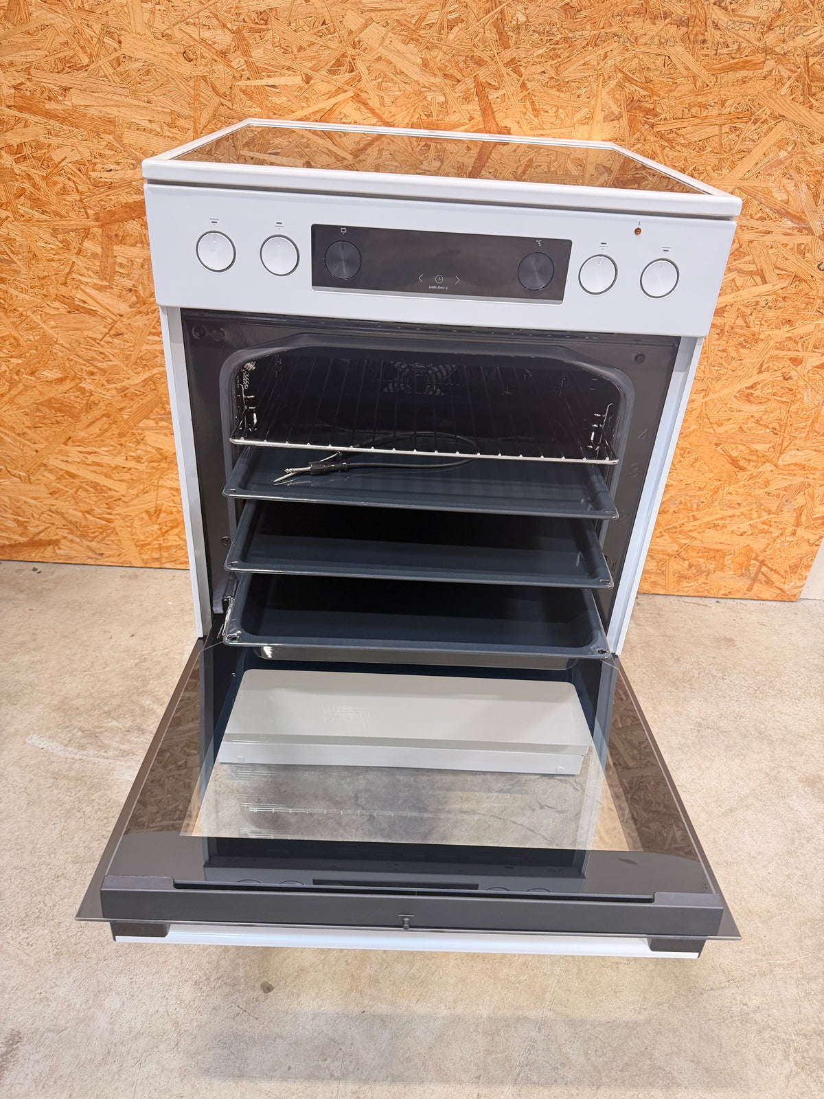 Gorenje keramisk komfur GEC6D60WPB - D20374