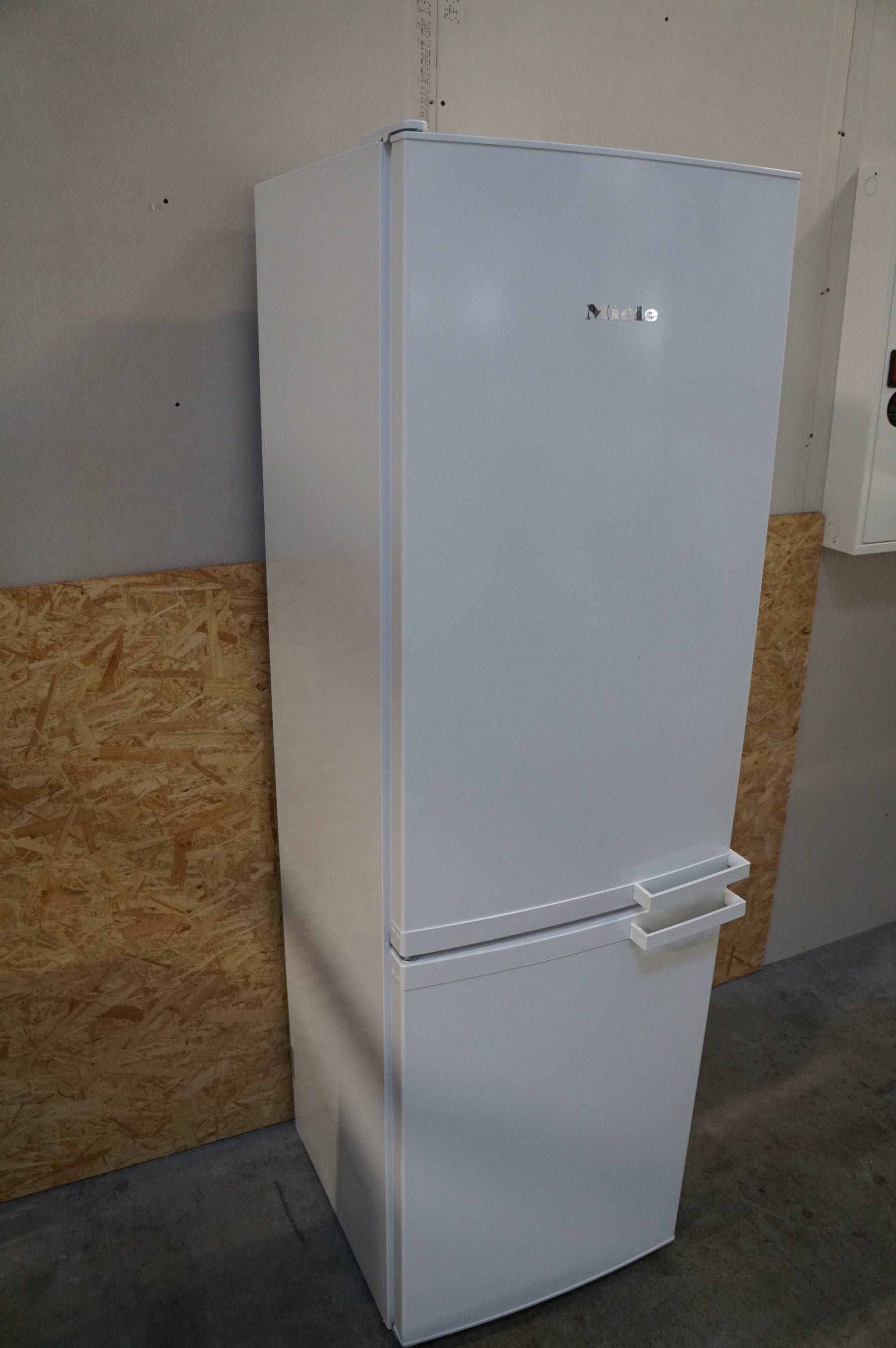 Miele køle/fryseskab KD28052WS