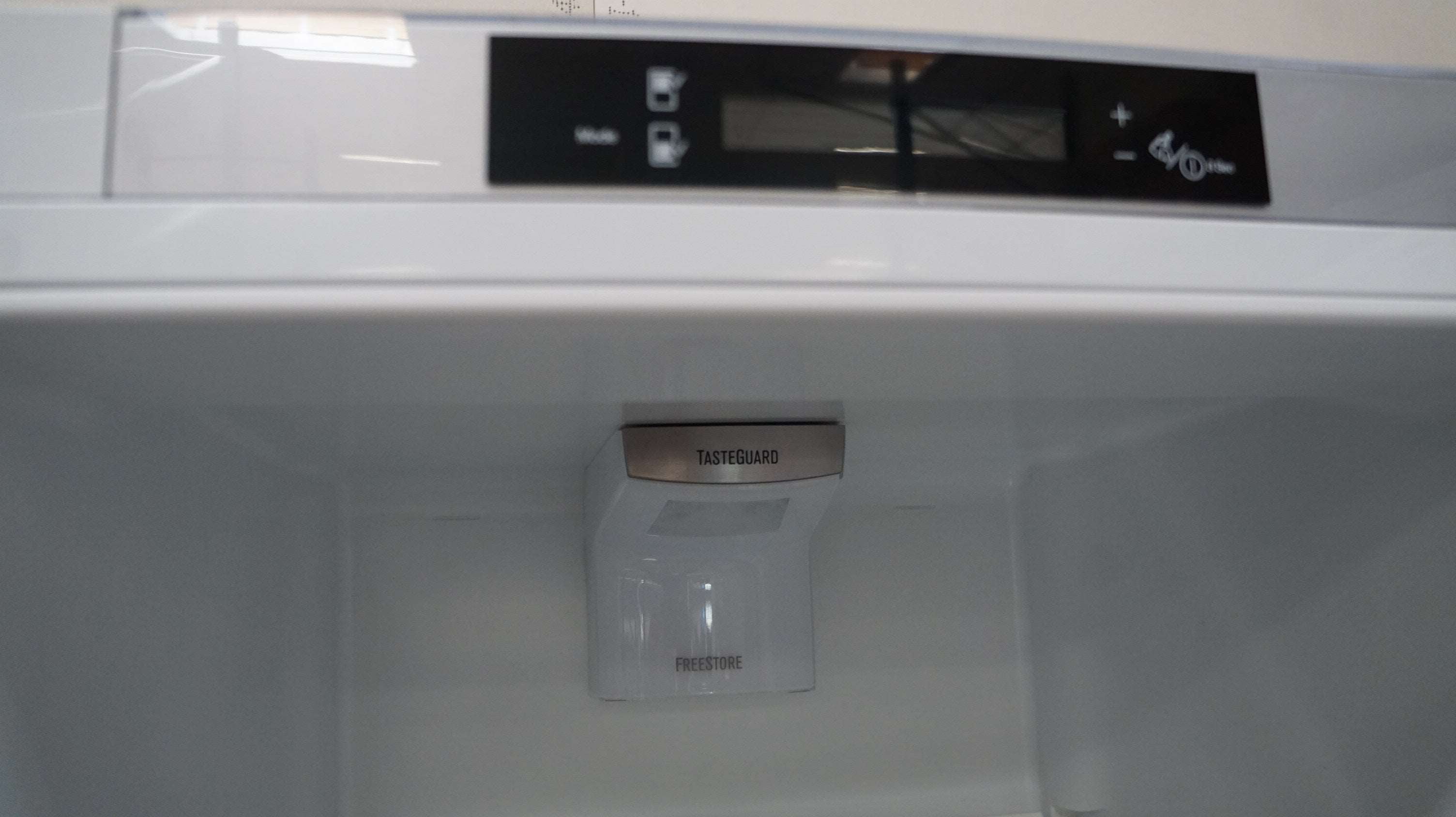 Electrolux køle/fryseskab EN4015MOW