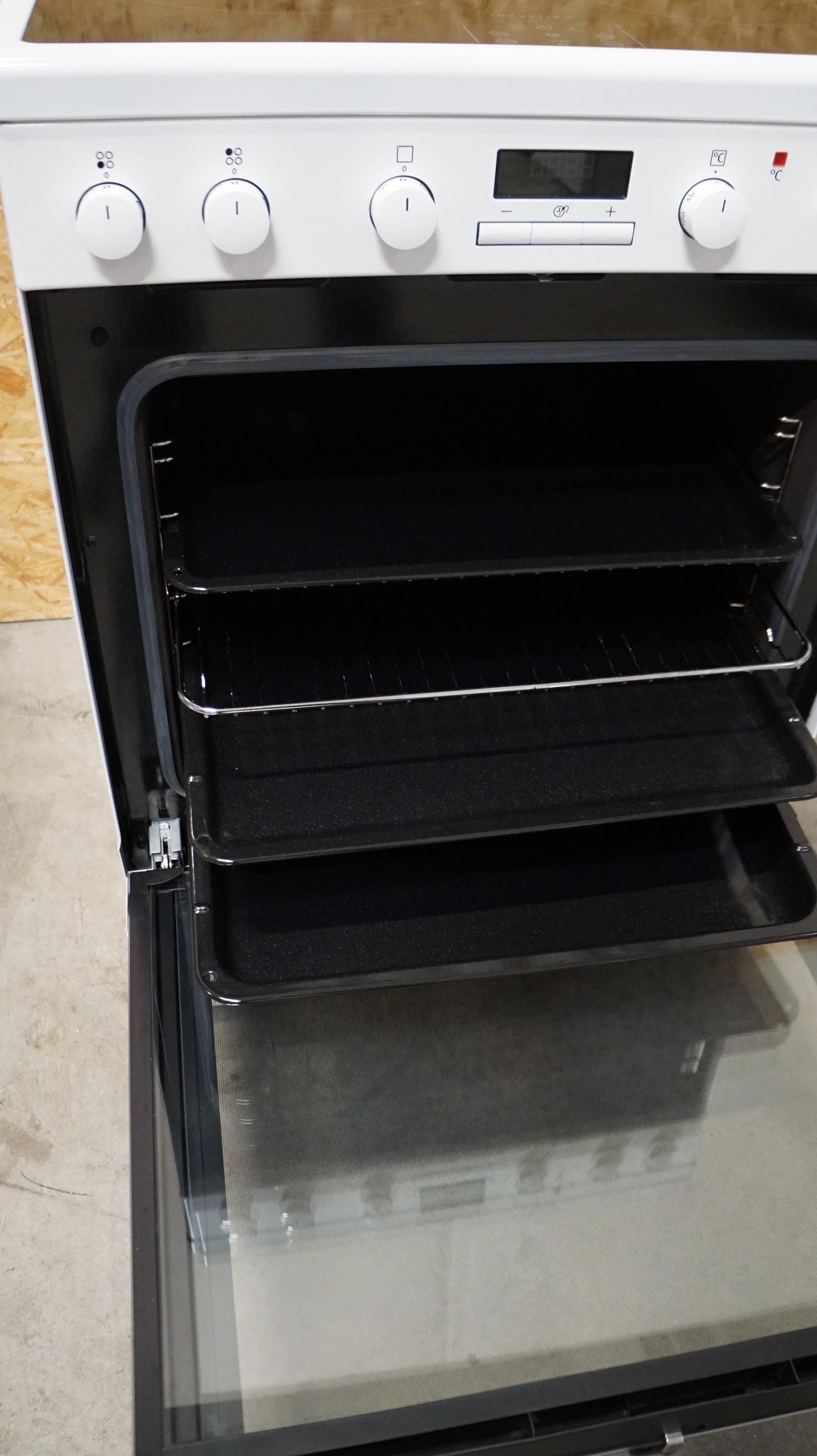 Voss/Electrolux keramisk komfur ELI13321HV - D06567
