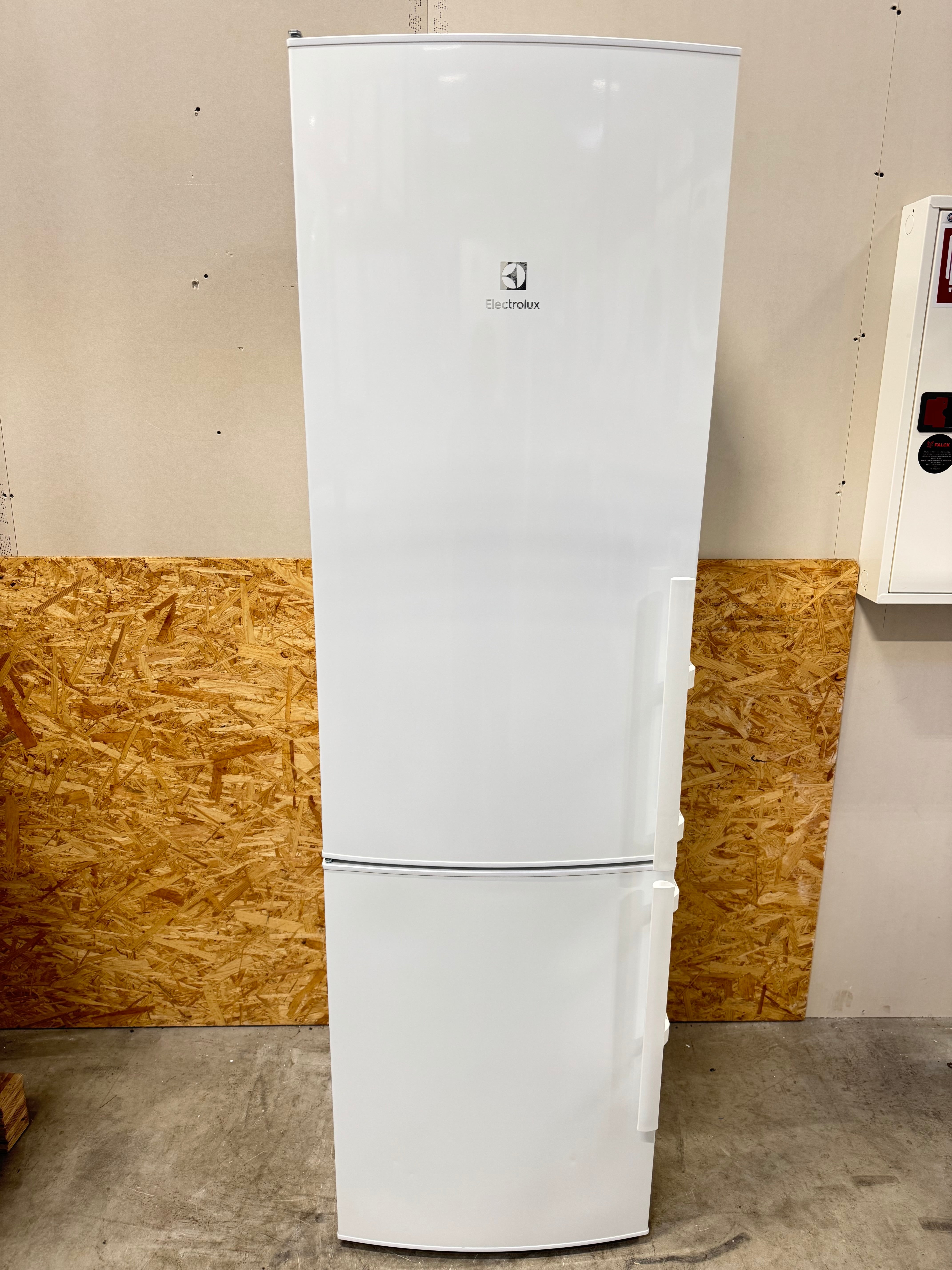 Electrolux køle/fryseskab EN3853MOW - D15197