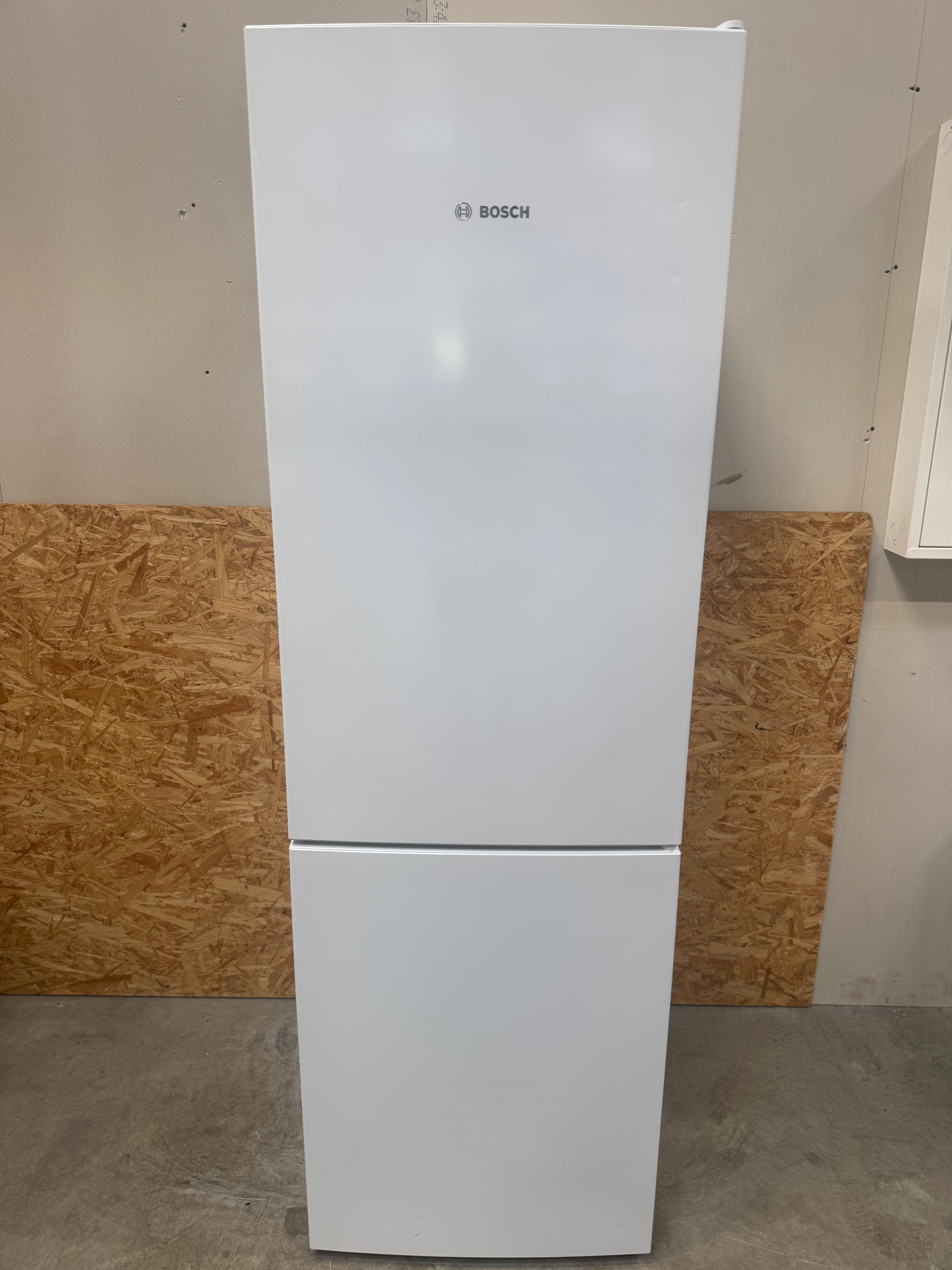 Bosch køle/fryseskab KGV36UW20 - D16200