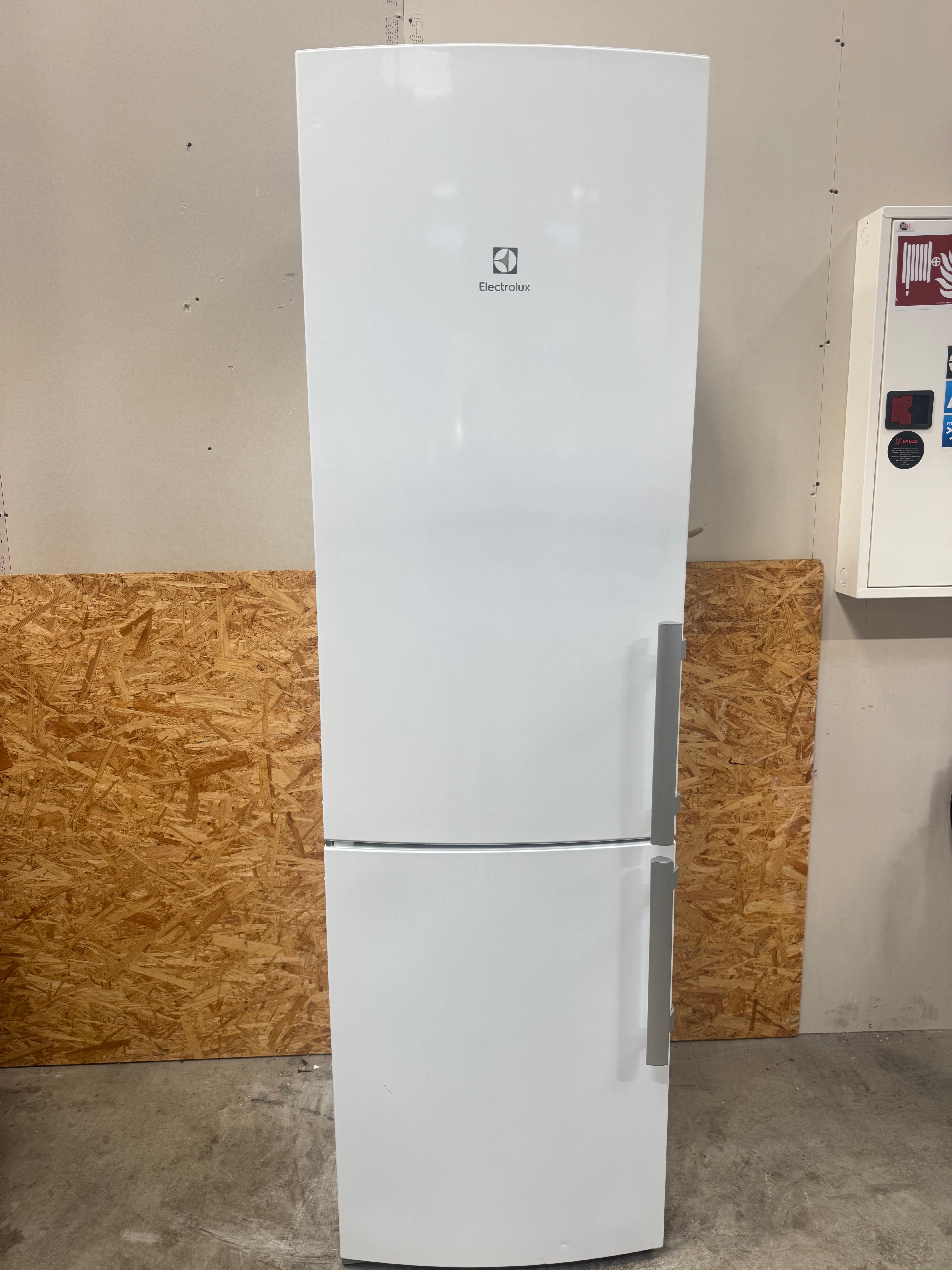 Electrolux køle/fryseskab EN4015MOW - D16240
