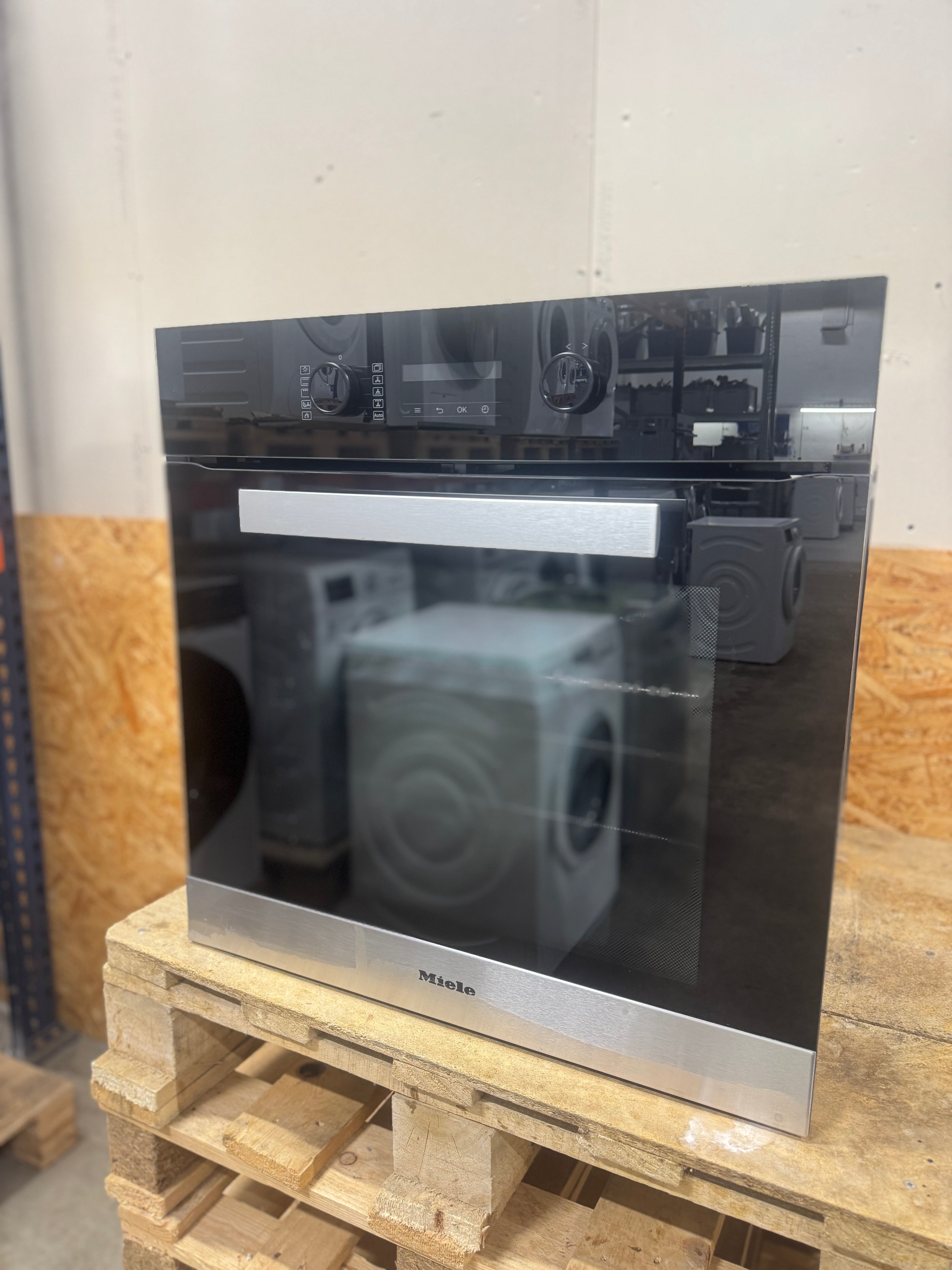 Miele indbygningsovn H2467BP - D17579