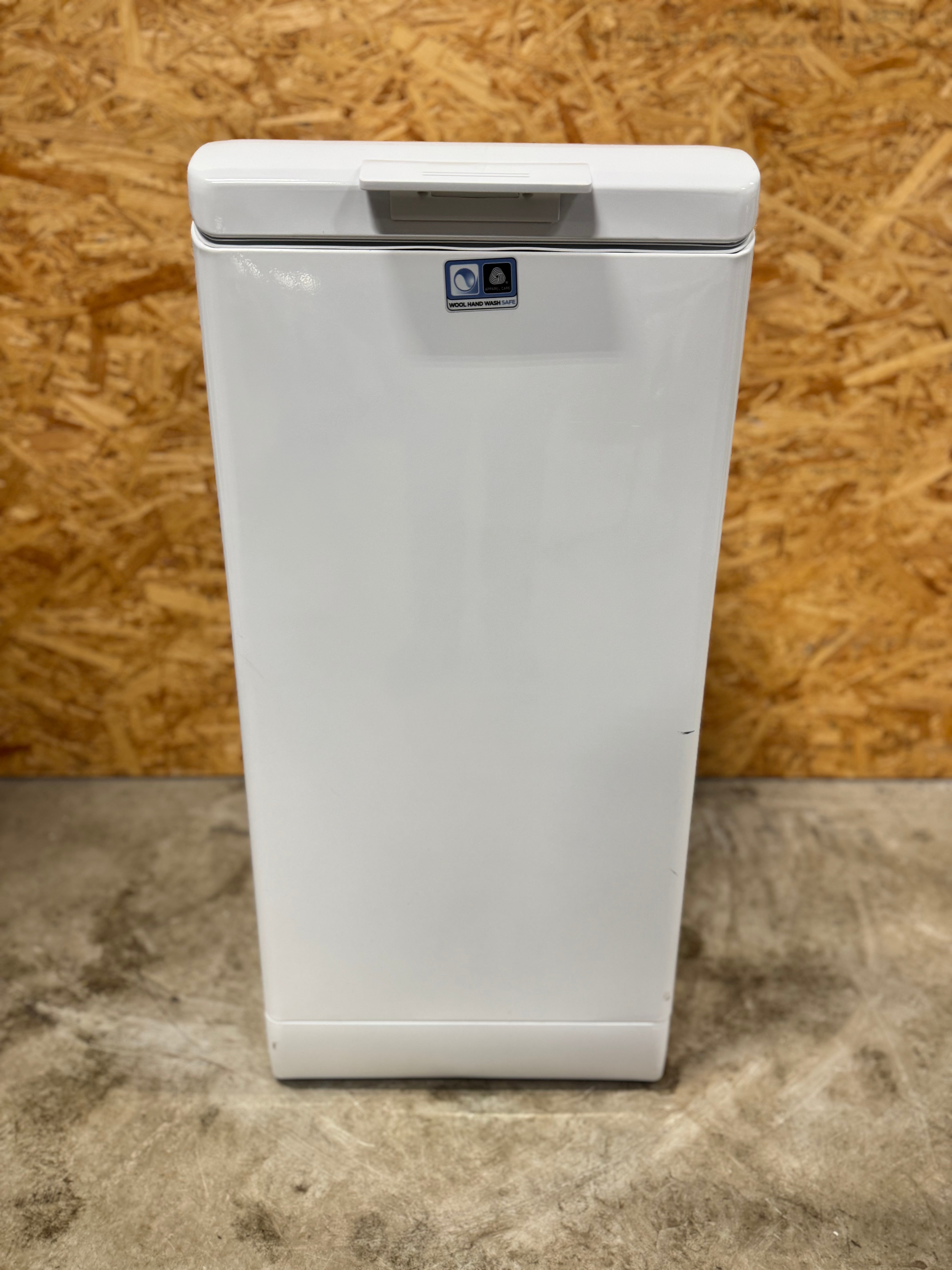 Electrolux topbetjent vaskemaskine 	TW31K6128 - D15753