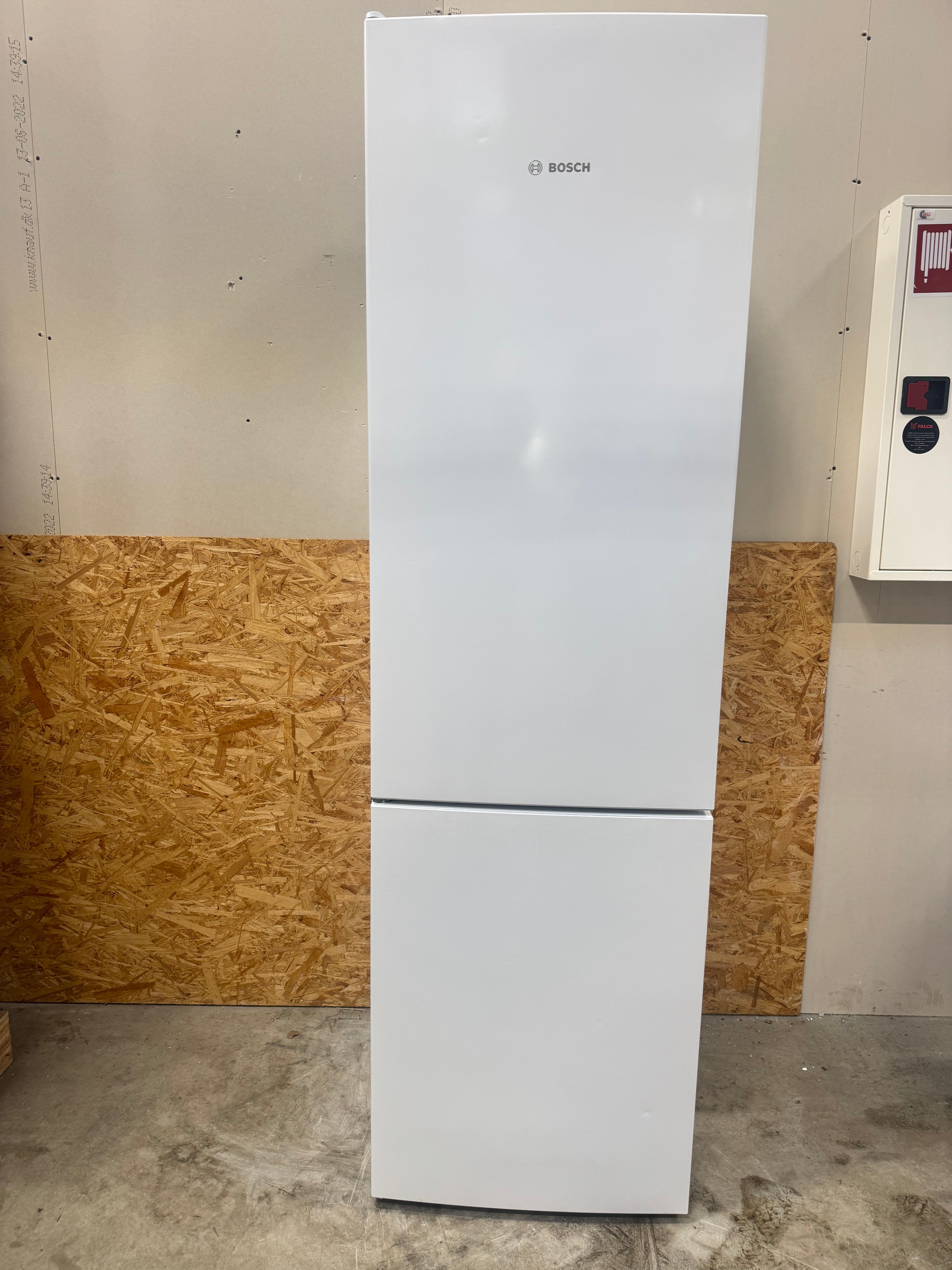 Bosch køle/fryseskab KGV39VWEA - D17181