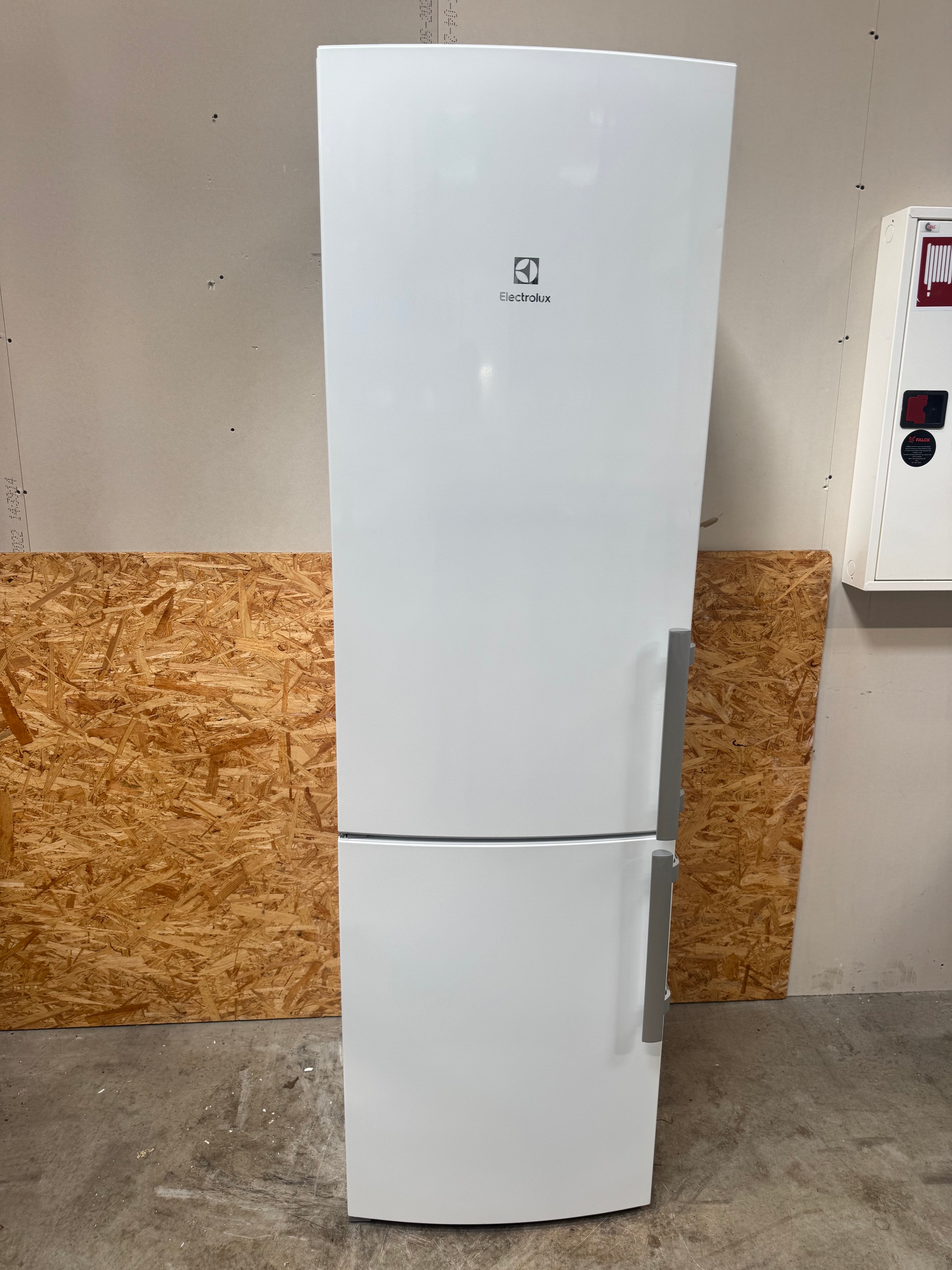 Electrolux køle/fryseskab EN3855MOW - D16224