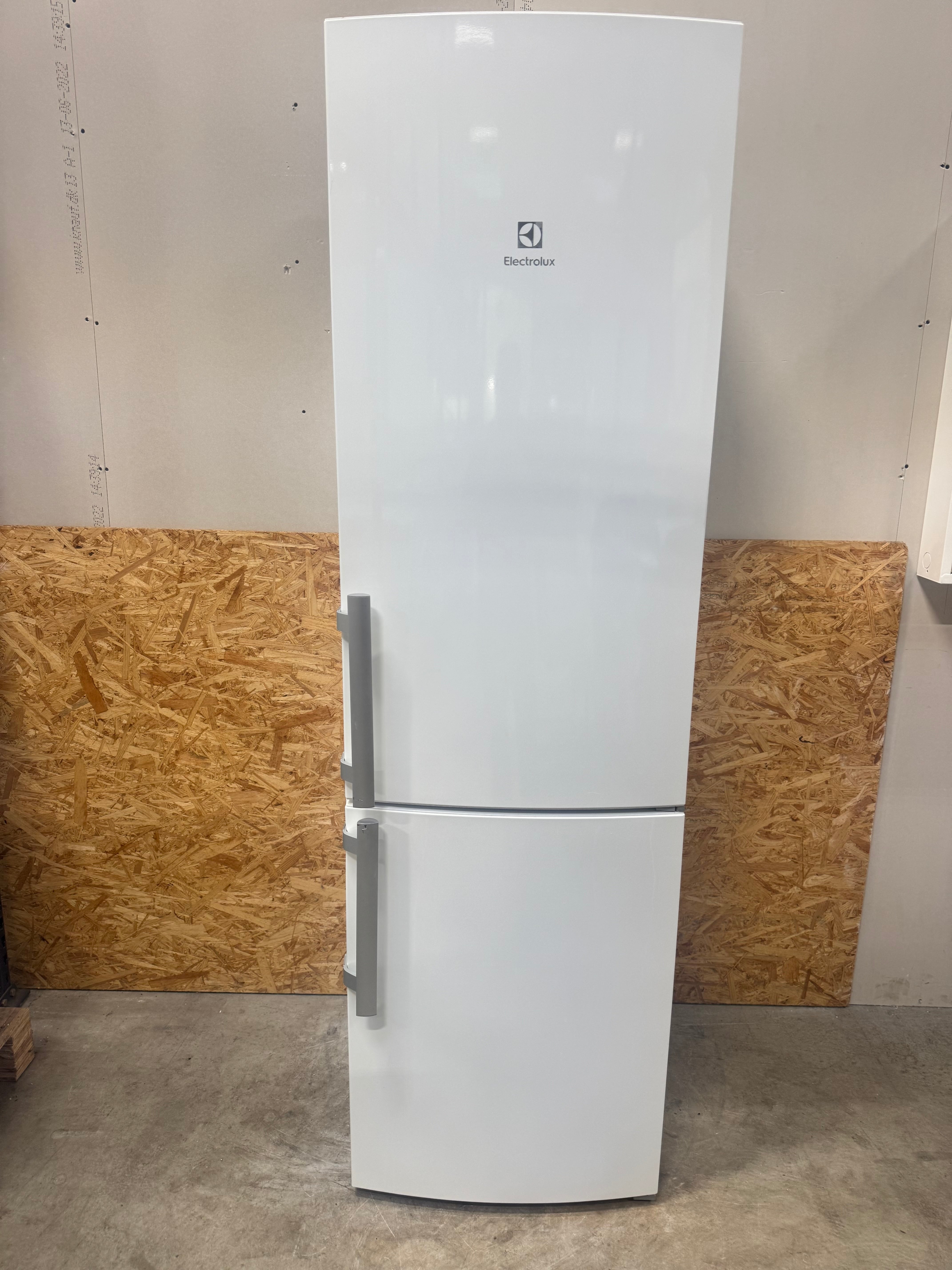 Electrolux køle/fryseskab EN3855MOW - D15321