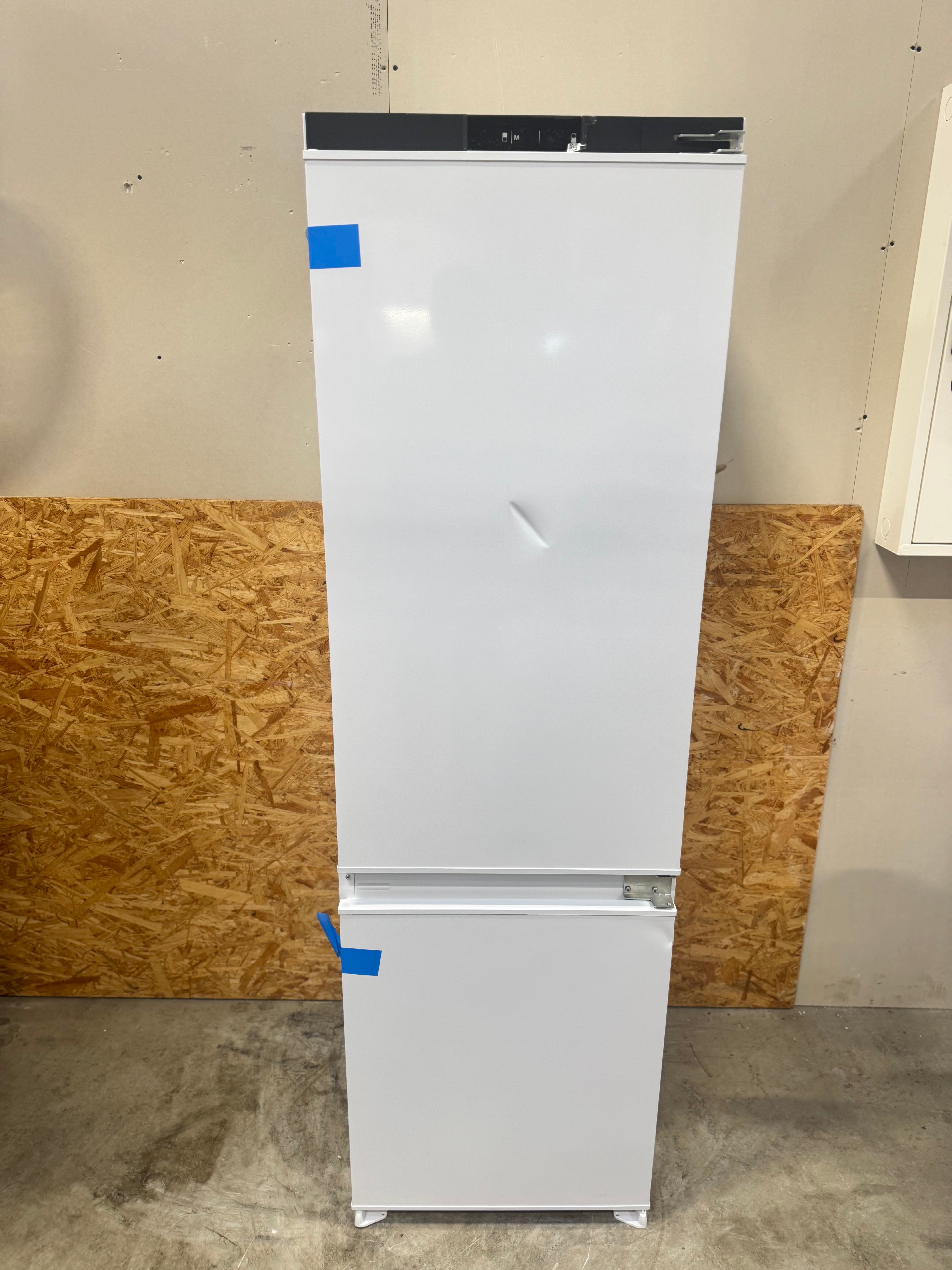 Gram integrerbar køle/fryseskab KFI501775N - D16983