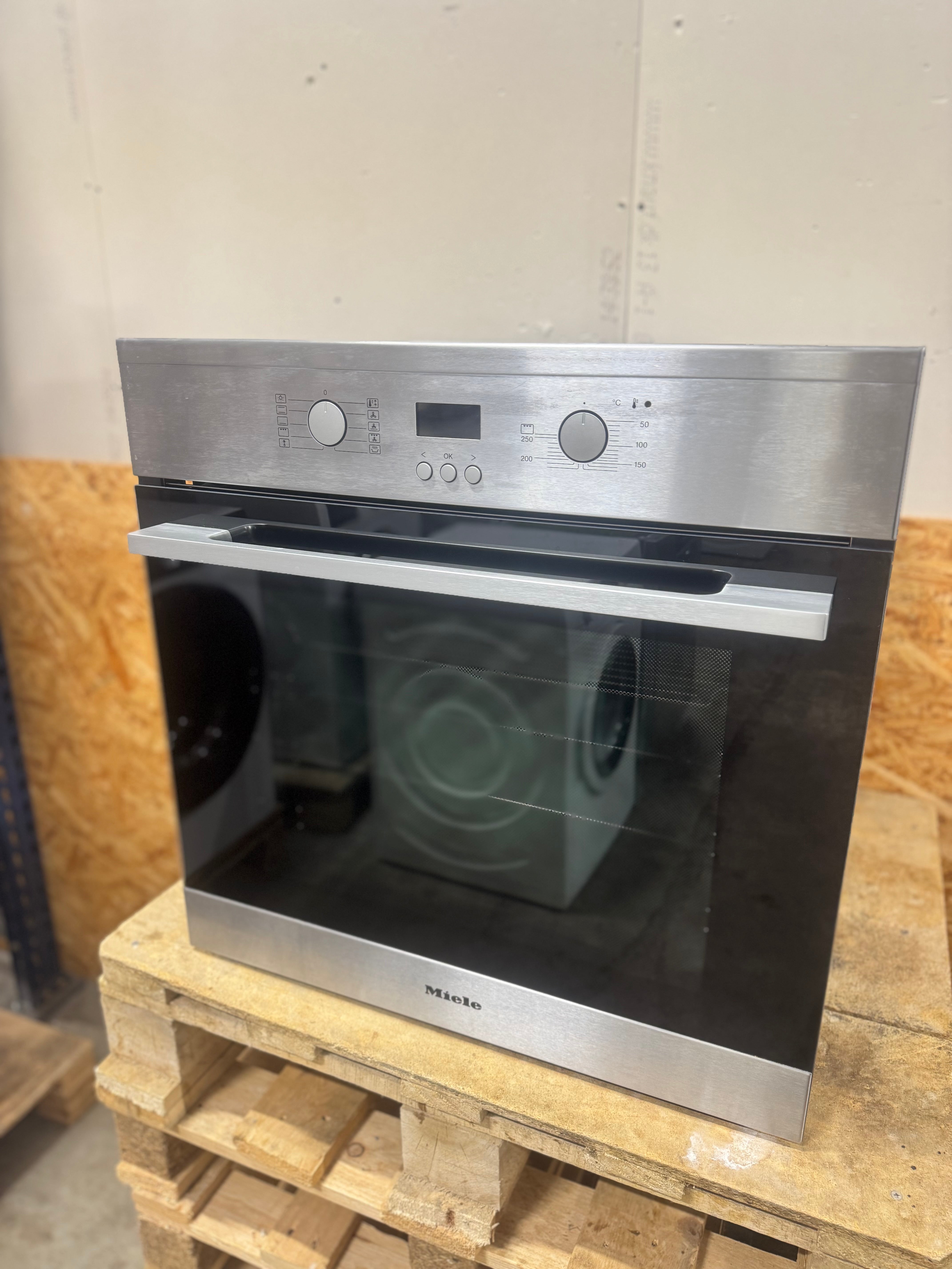 Miele indbygningsovn H2161B - D17859