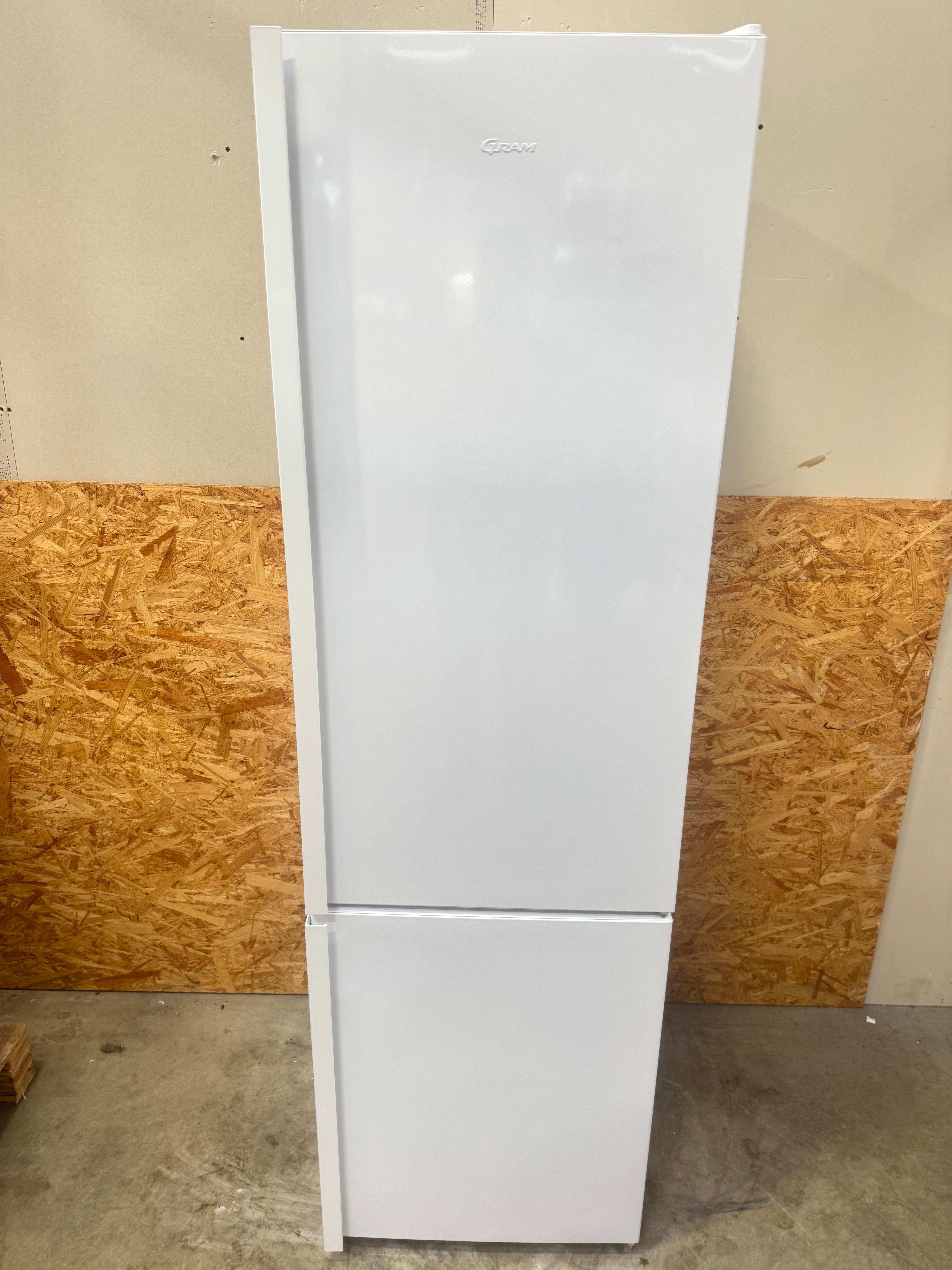 Gram køle/fryseskab KF471852 - D17301