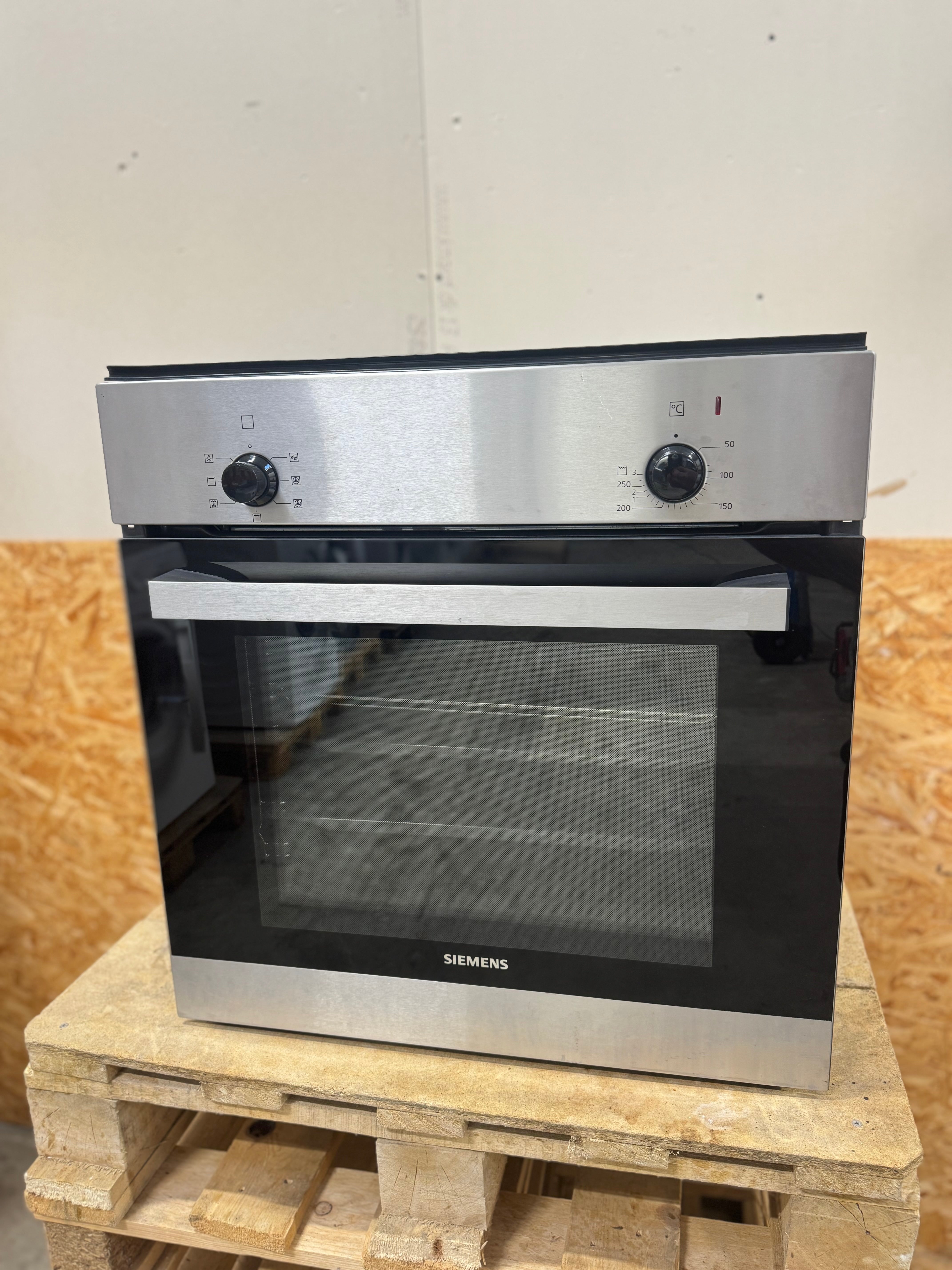 Siemens indbygningsovn HB010FBR0S - D16454