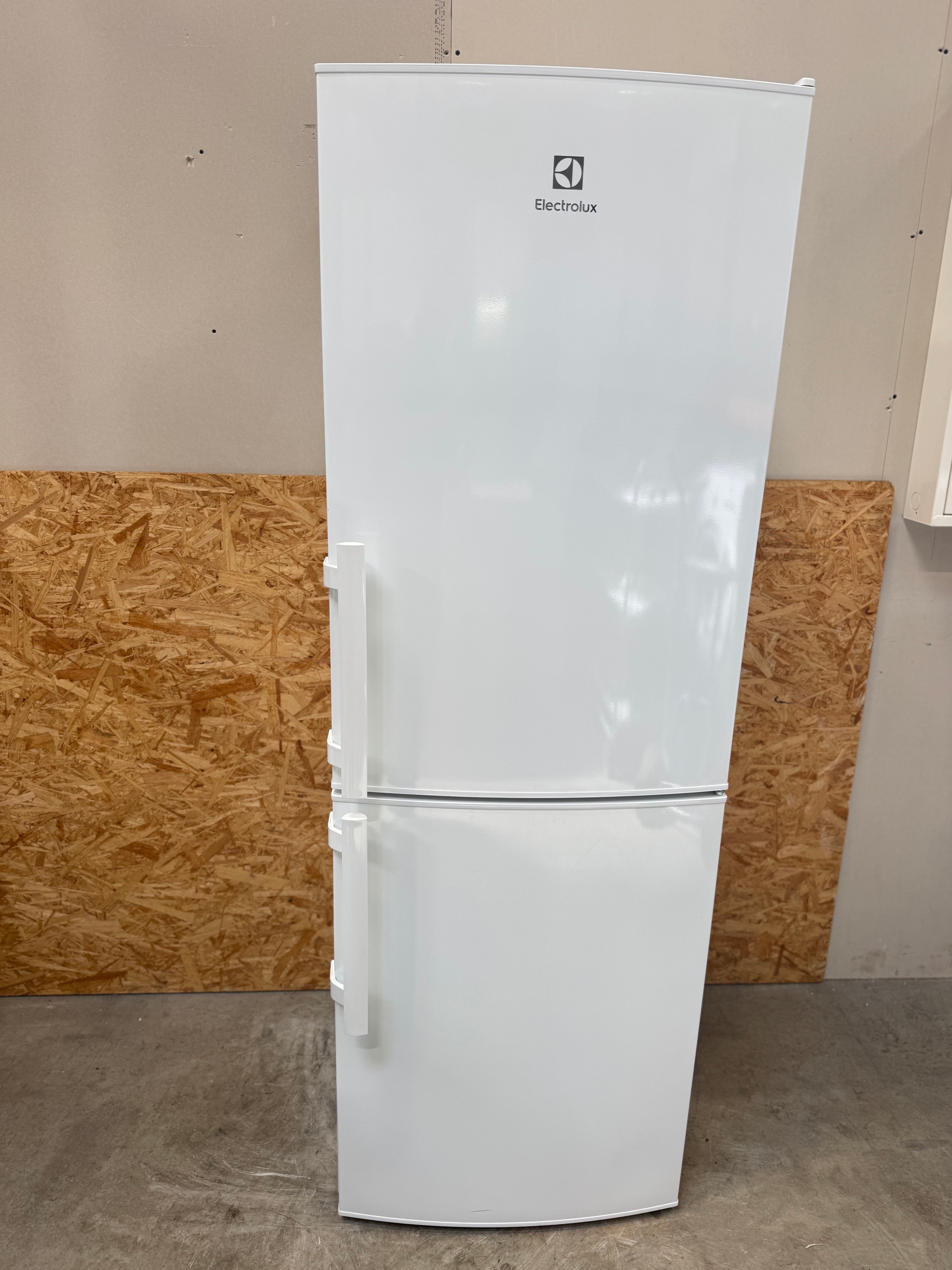 Electrolux køle/fryseskab LNT3LE31W1 - D15588