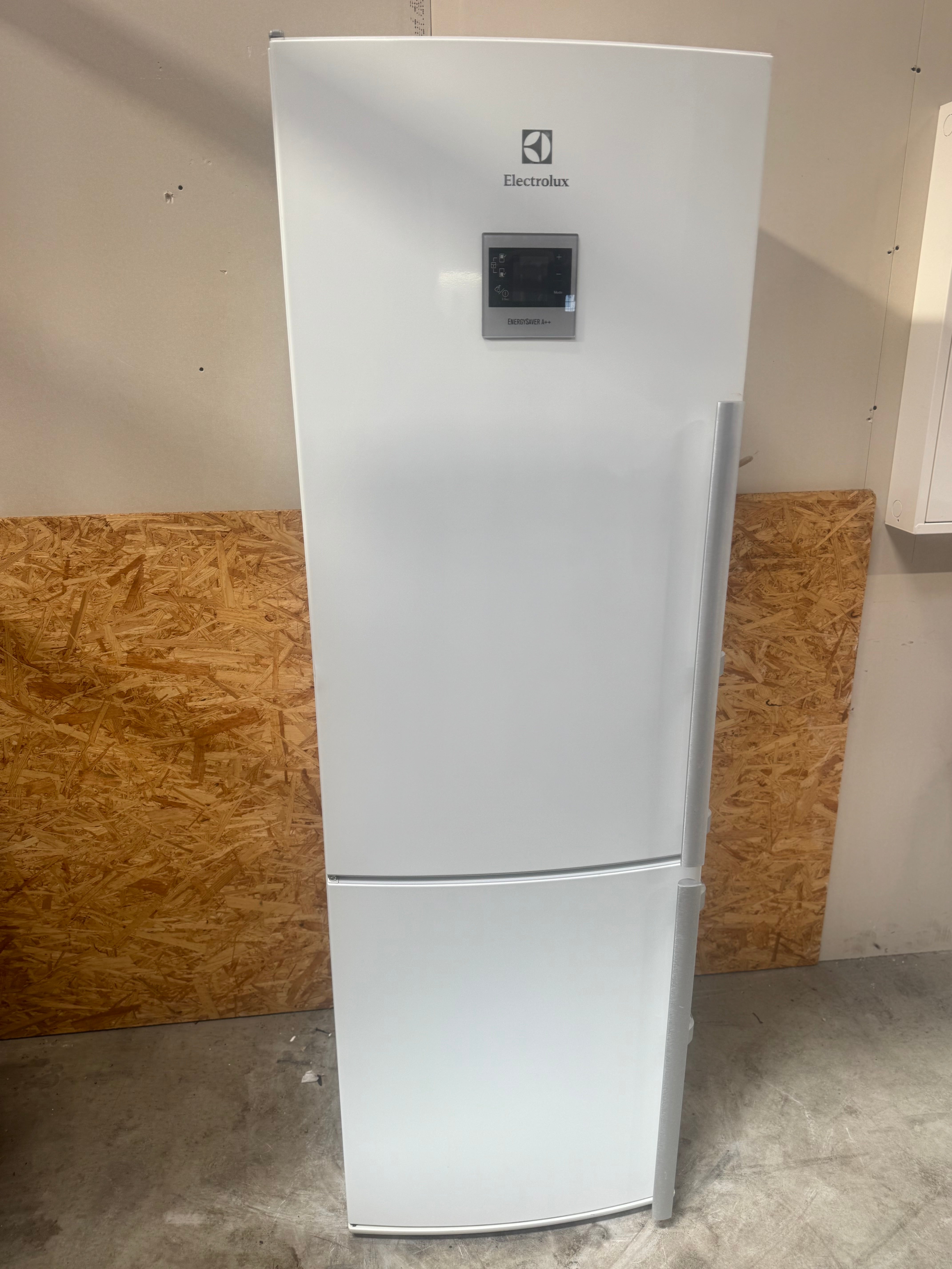 Electrolux køle/fryseskab EN3611AOW - D16504