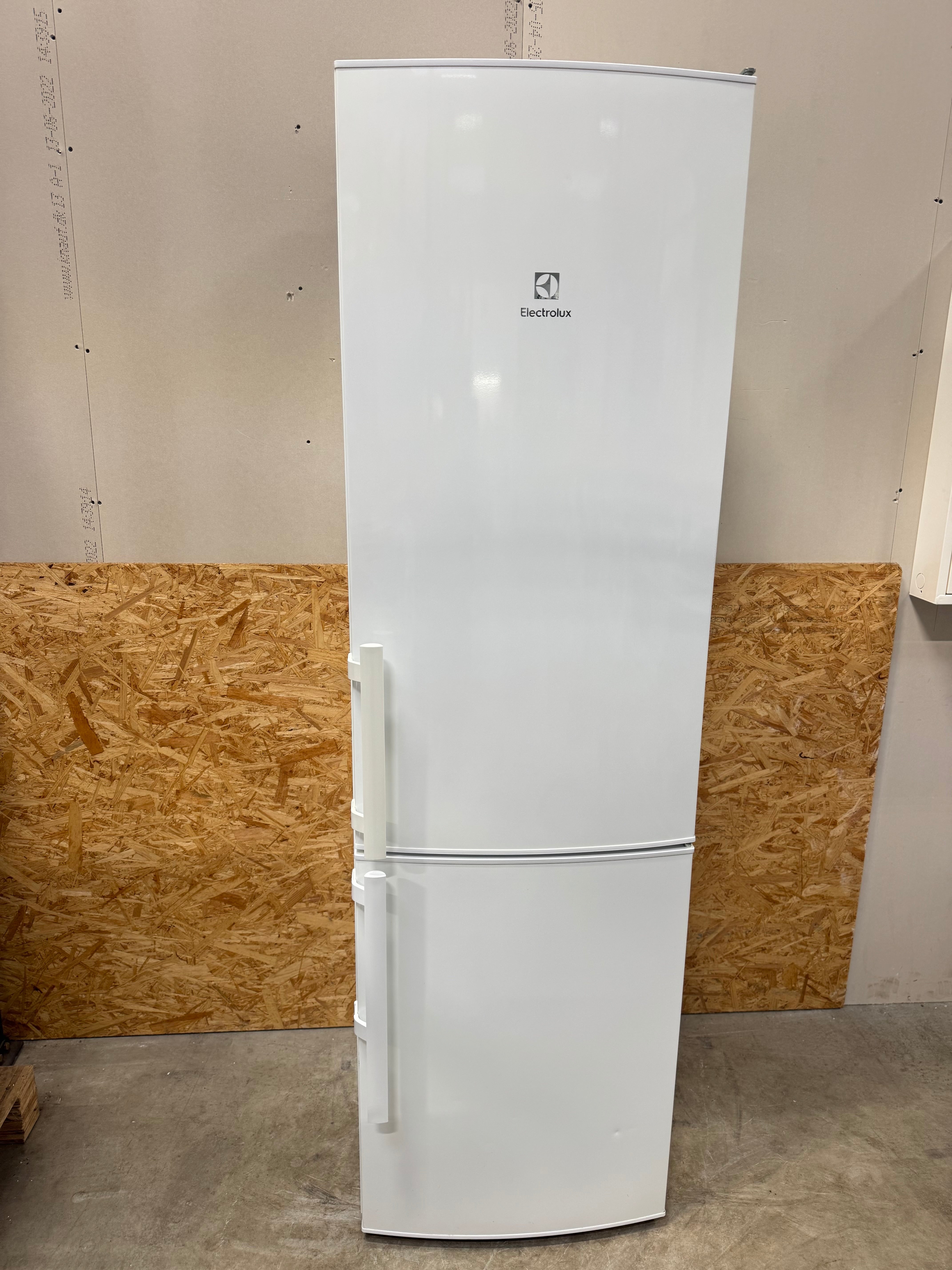 Electrolux køle/fryseskab EN3853MOW - D15278