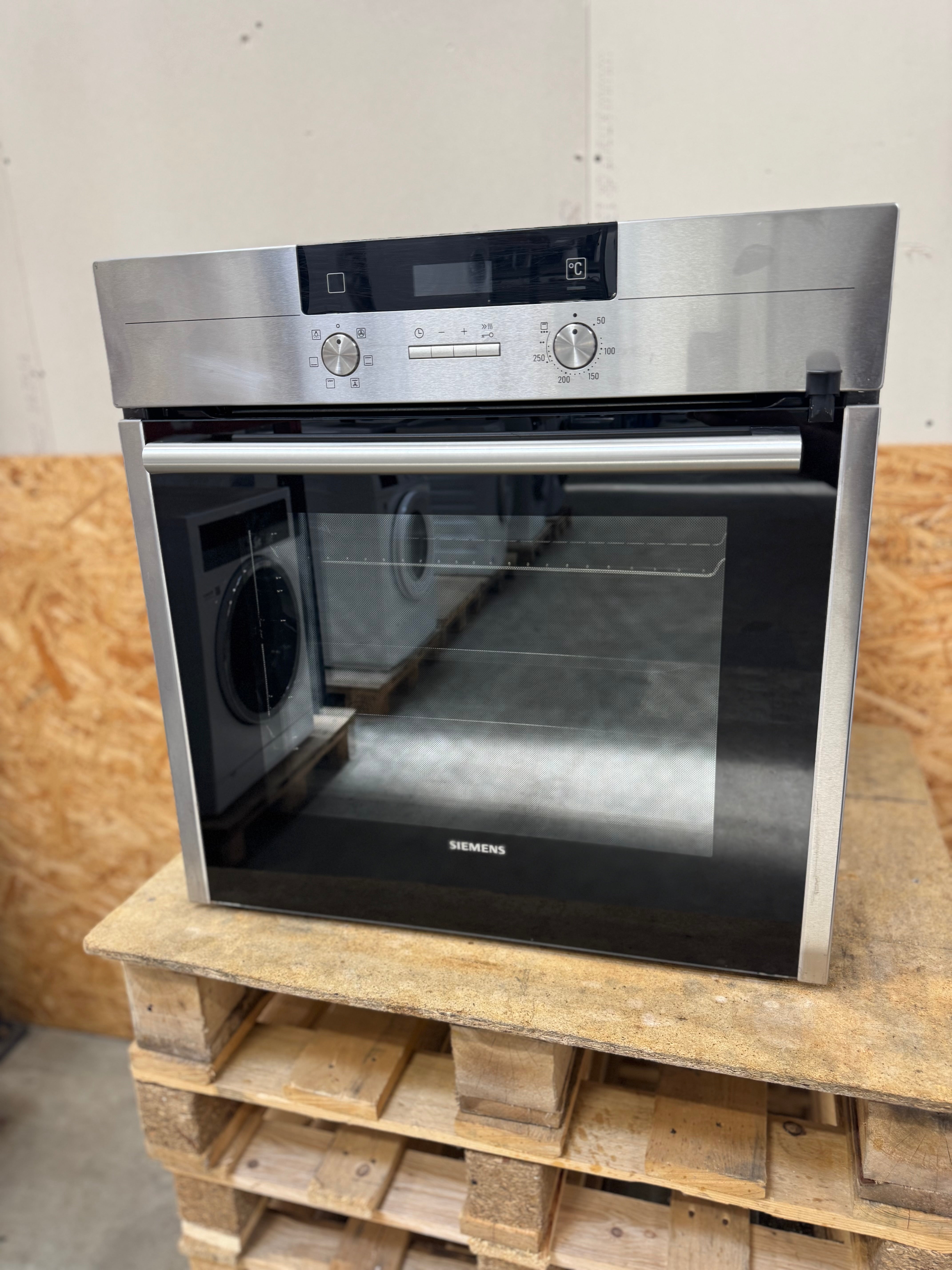 Siemens iQ500 indbygningsovn HB23AB521S - D15381