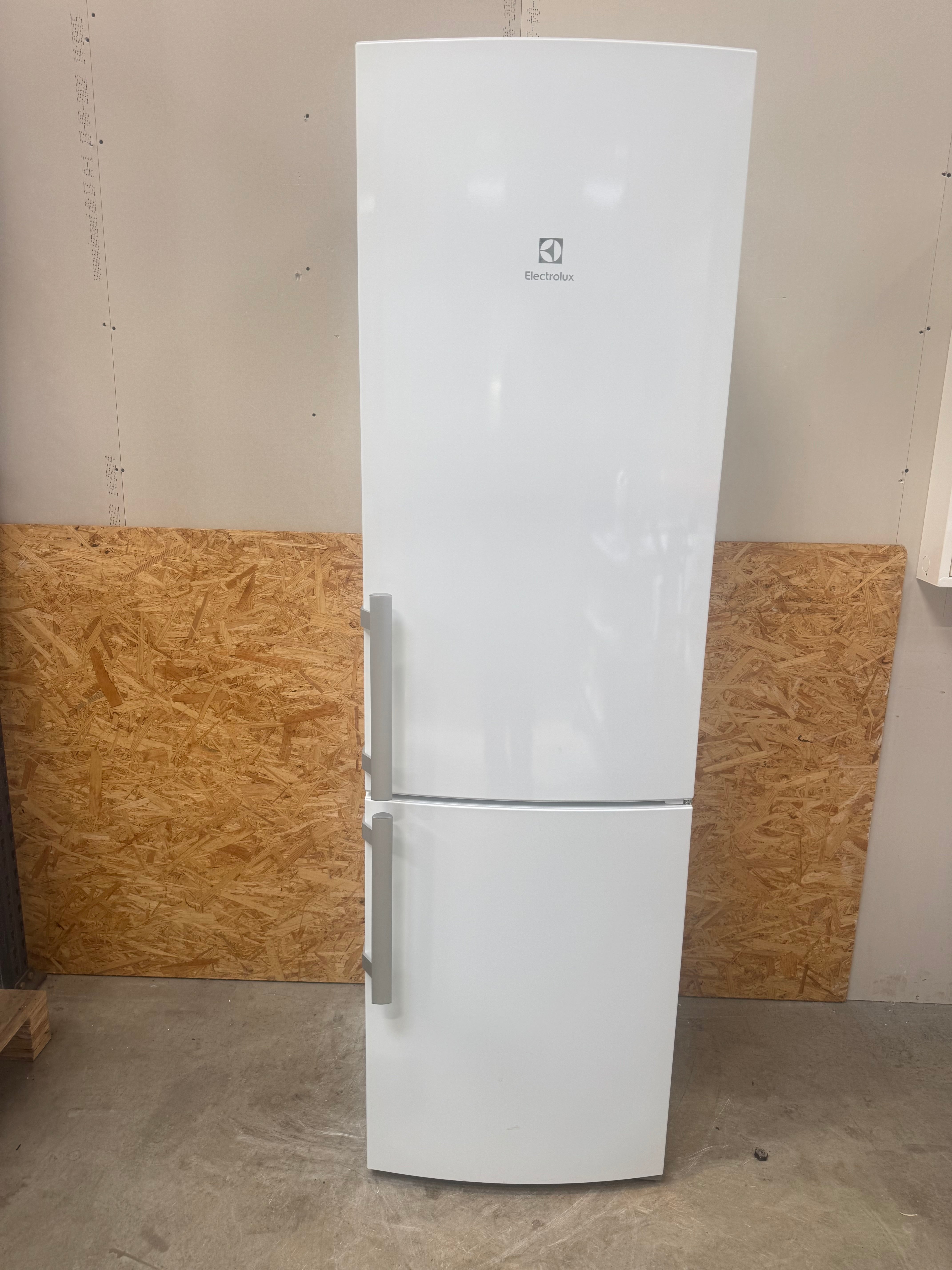 Electrolux køle/fryseskab EN4015MOW - D15487
