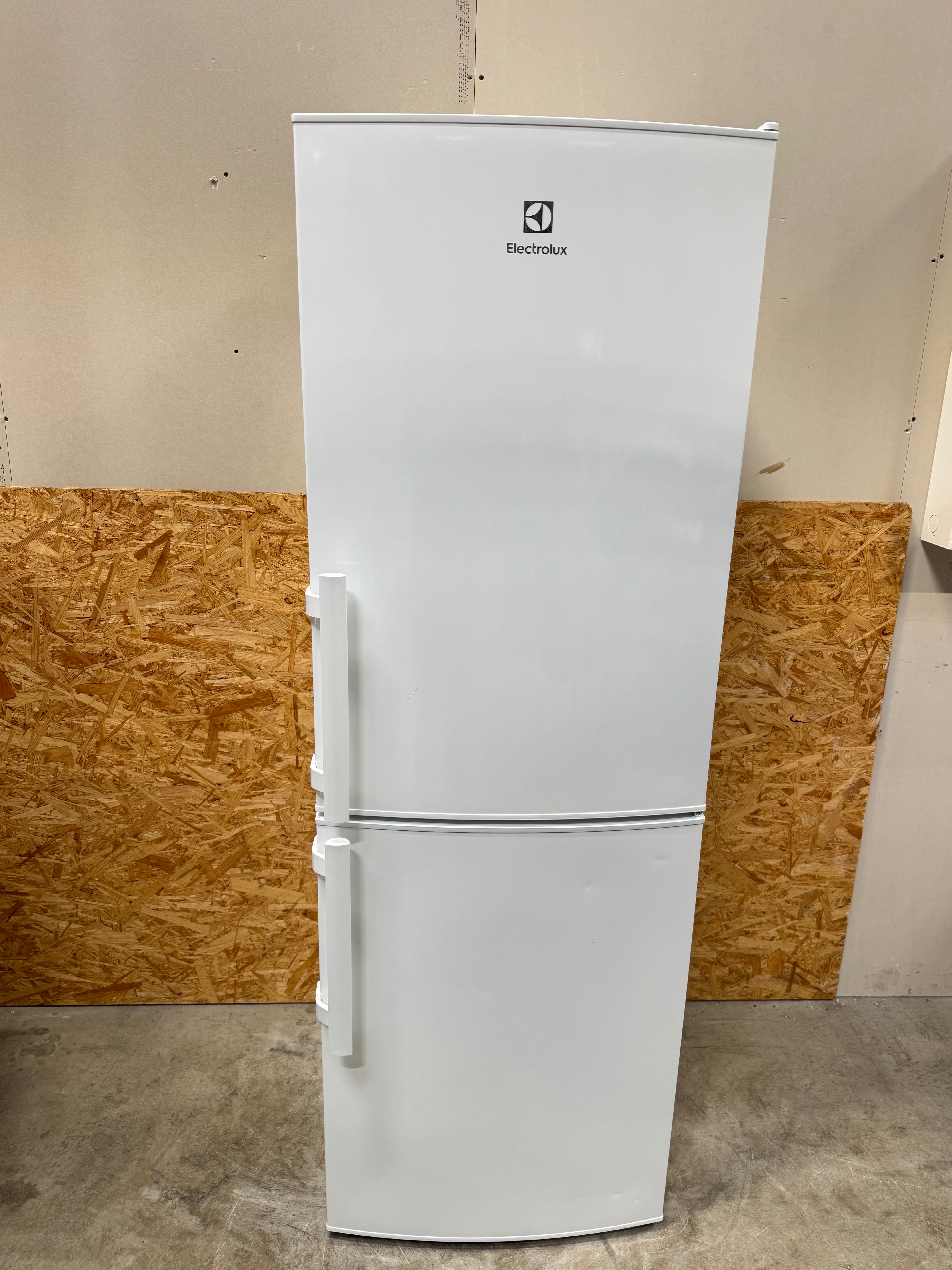 Electrolux køle/fryseskab LNT3LE31W1 - D16239