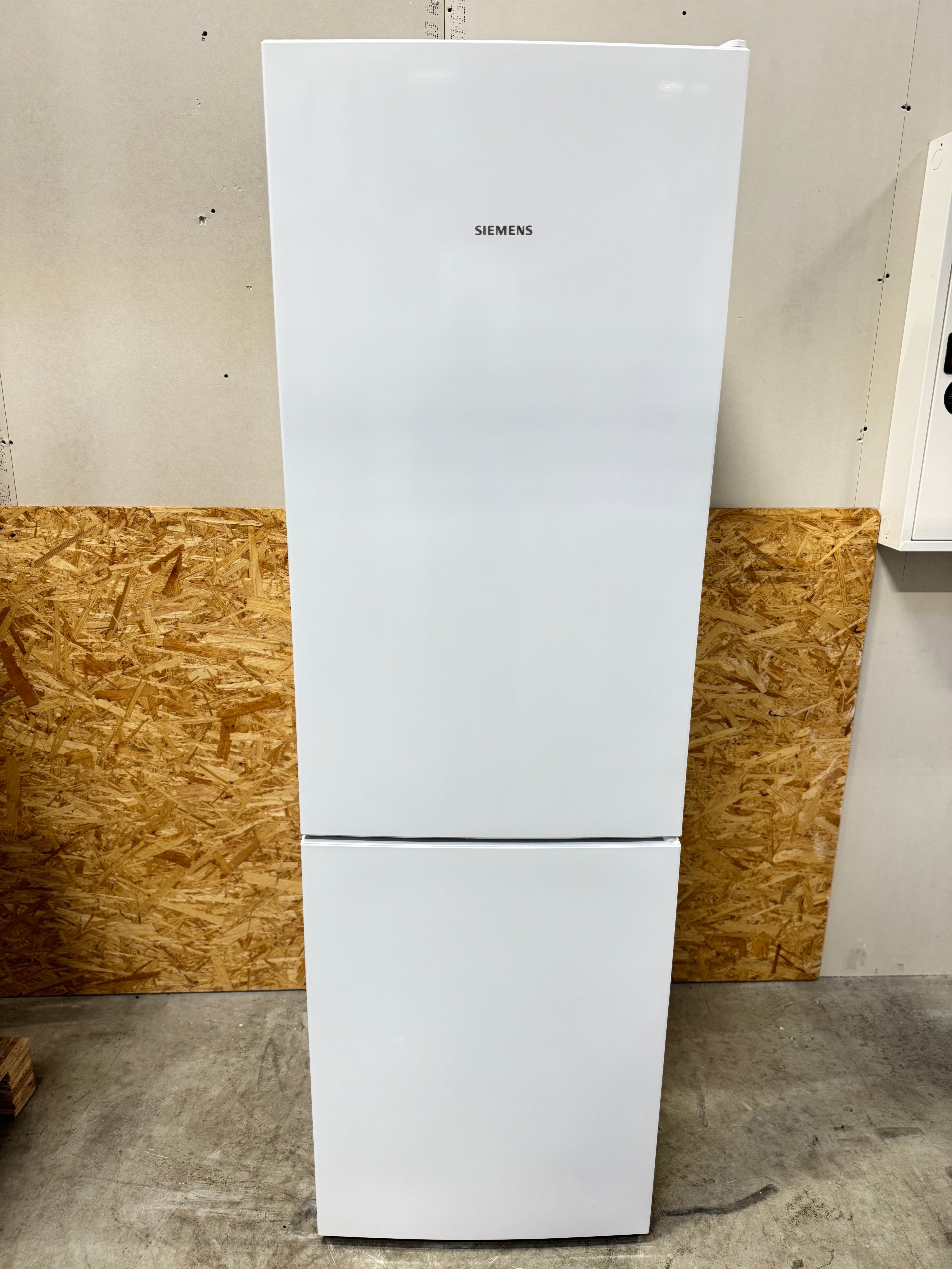 Siemens iQ300 køle/fryseskab KG36VUW20  - D15093