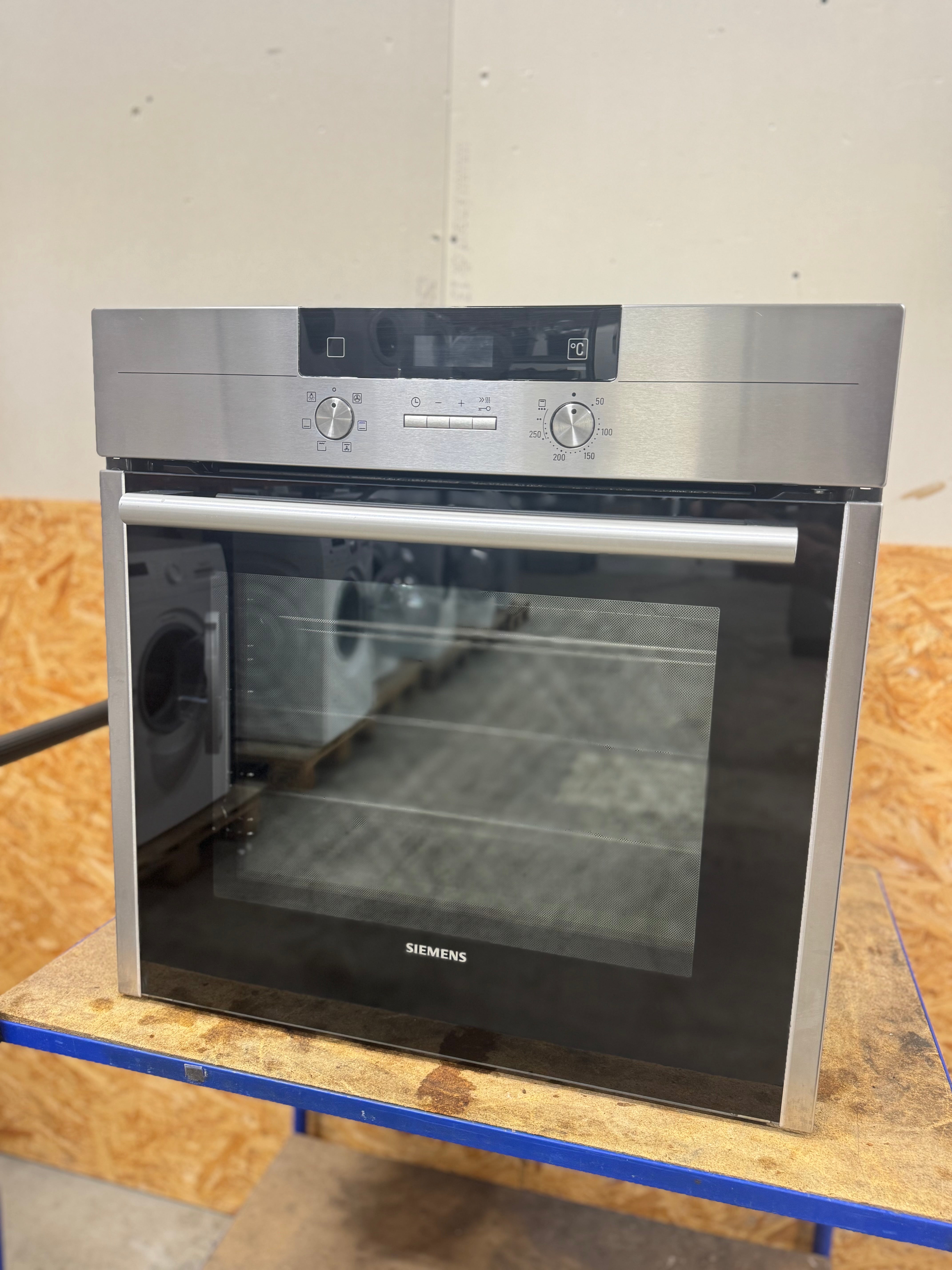 Siemens iQ500 indbygningsovn HB23AB522S - D17115