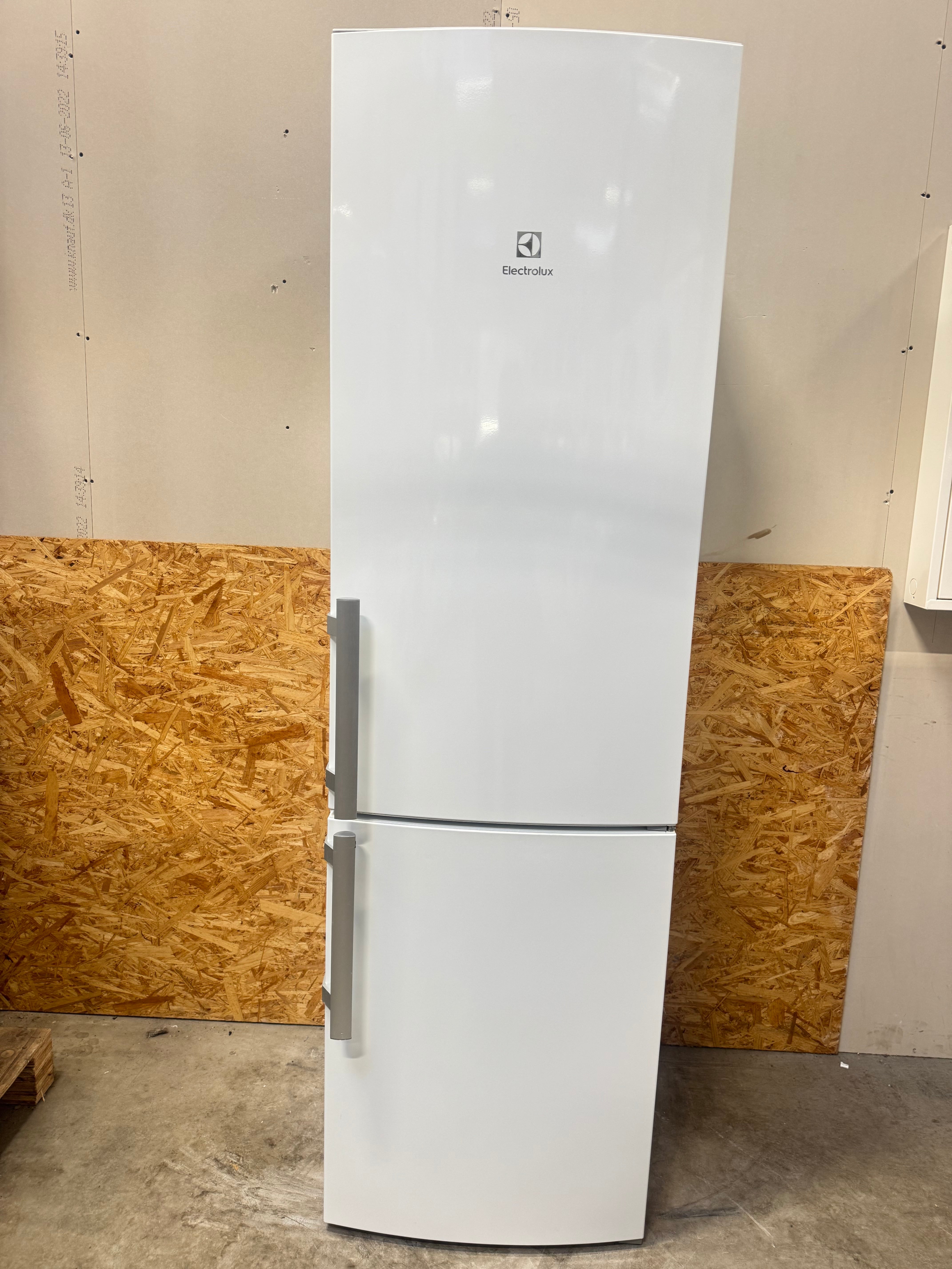 Electrolux køle/fryseskab EN4015MOW - D18266