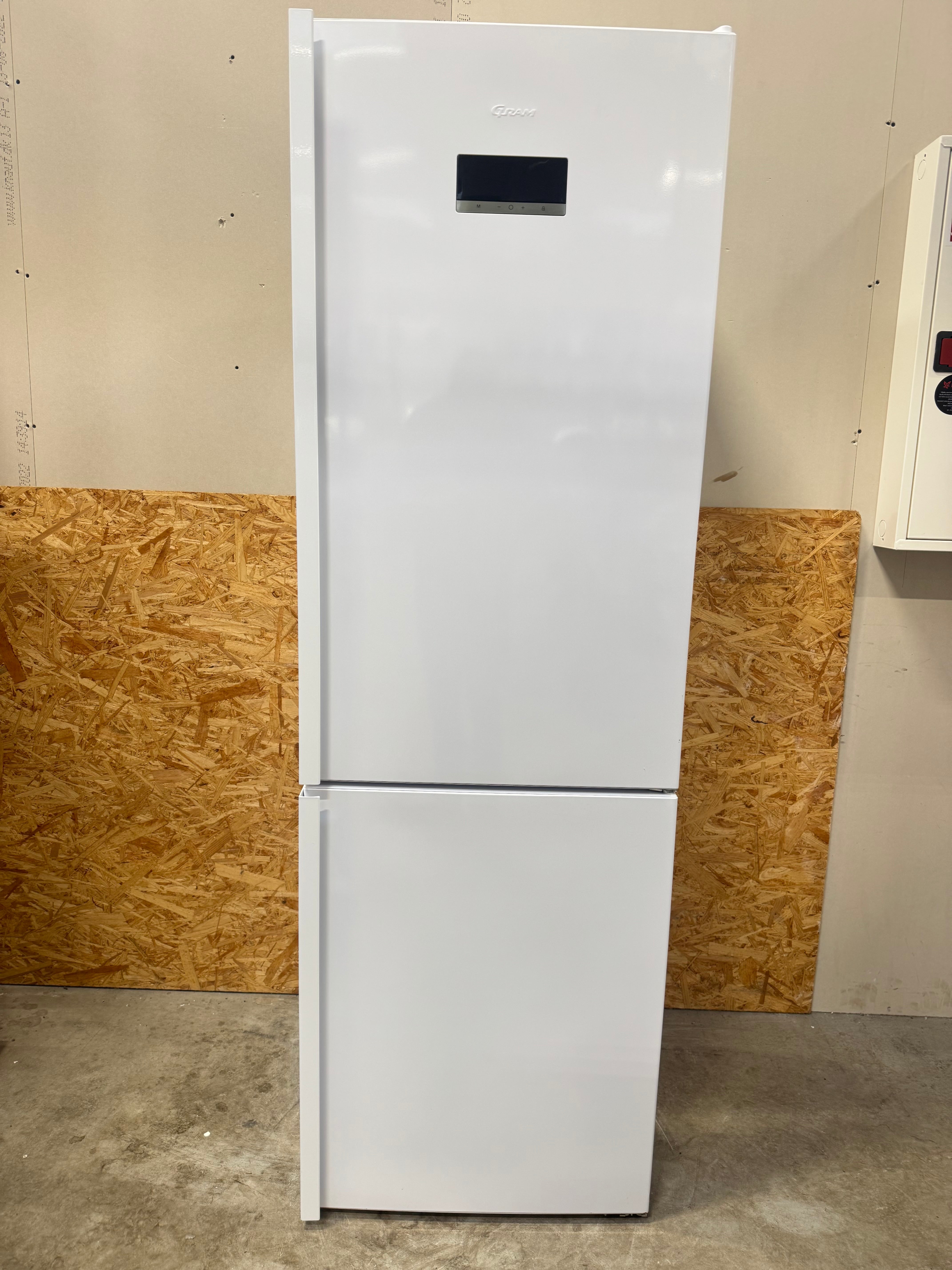 Gram køle/fryseskab KF481864FN - D17235