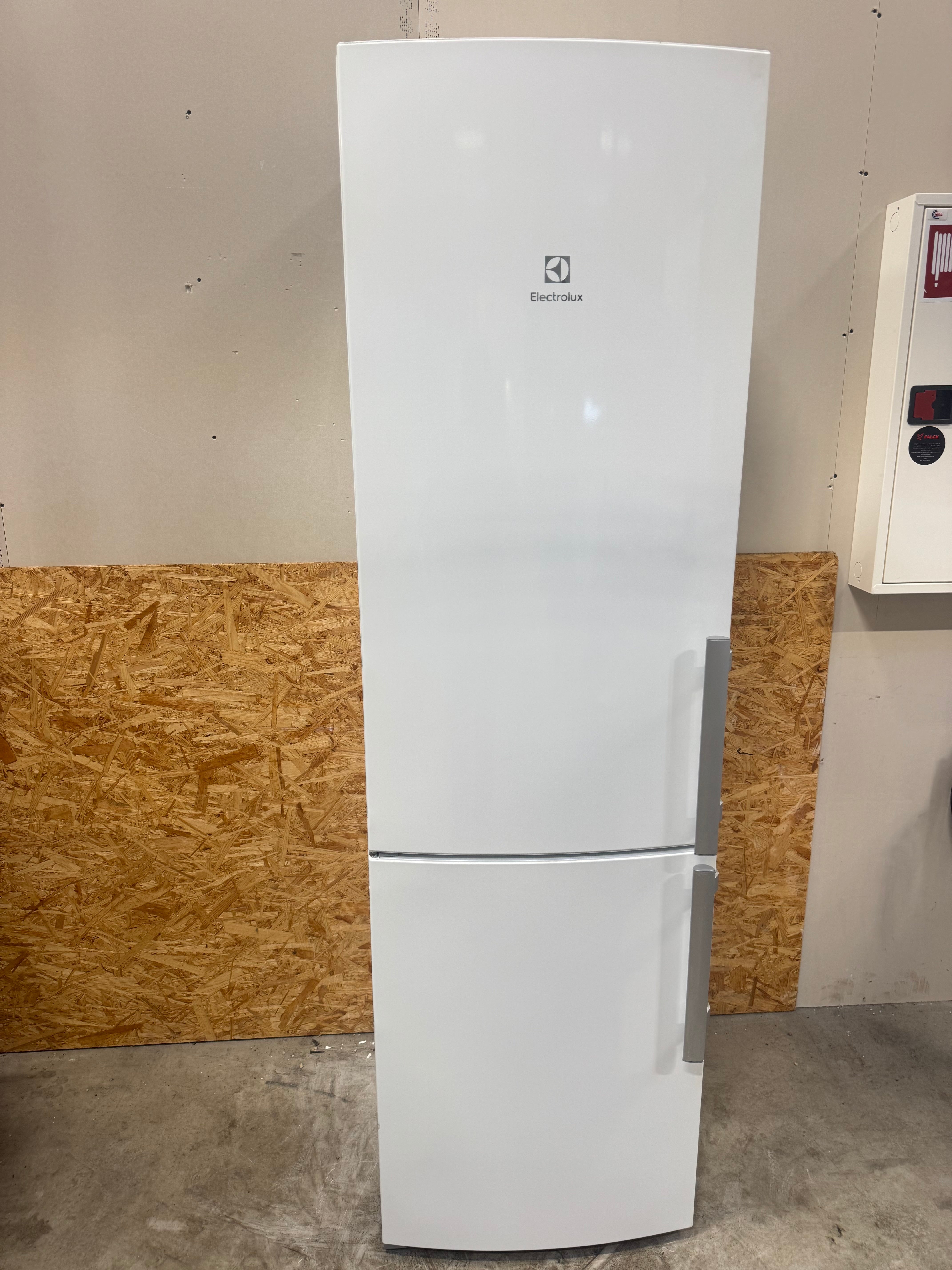 Electrolux køle/fryseskab EN4015MOW - D16308