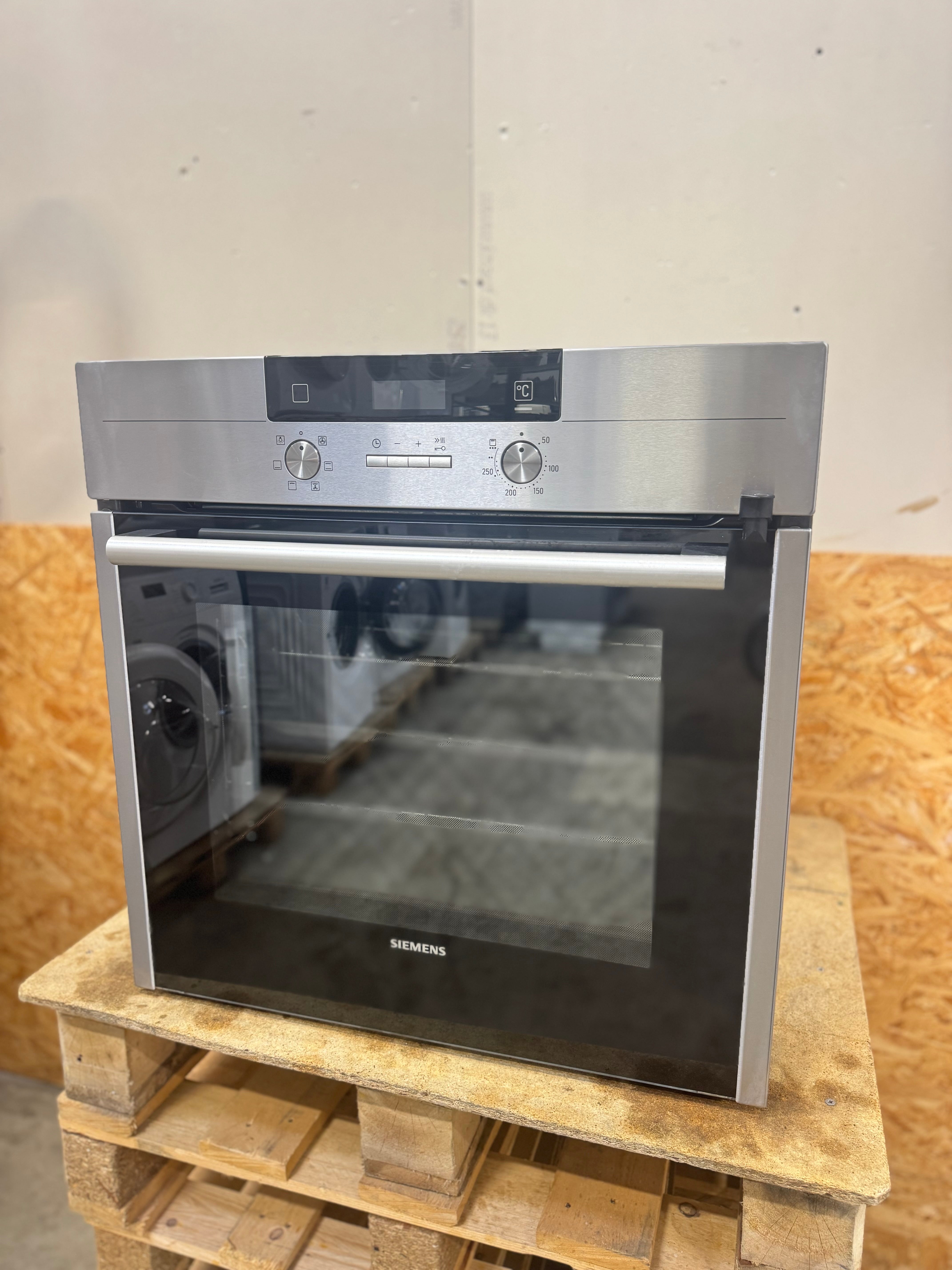 Siemens iQ500 indbygningsovn HB23AB522S - D16419