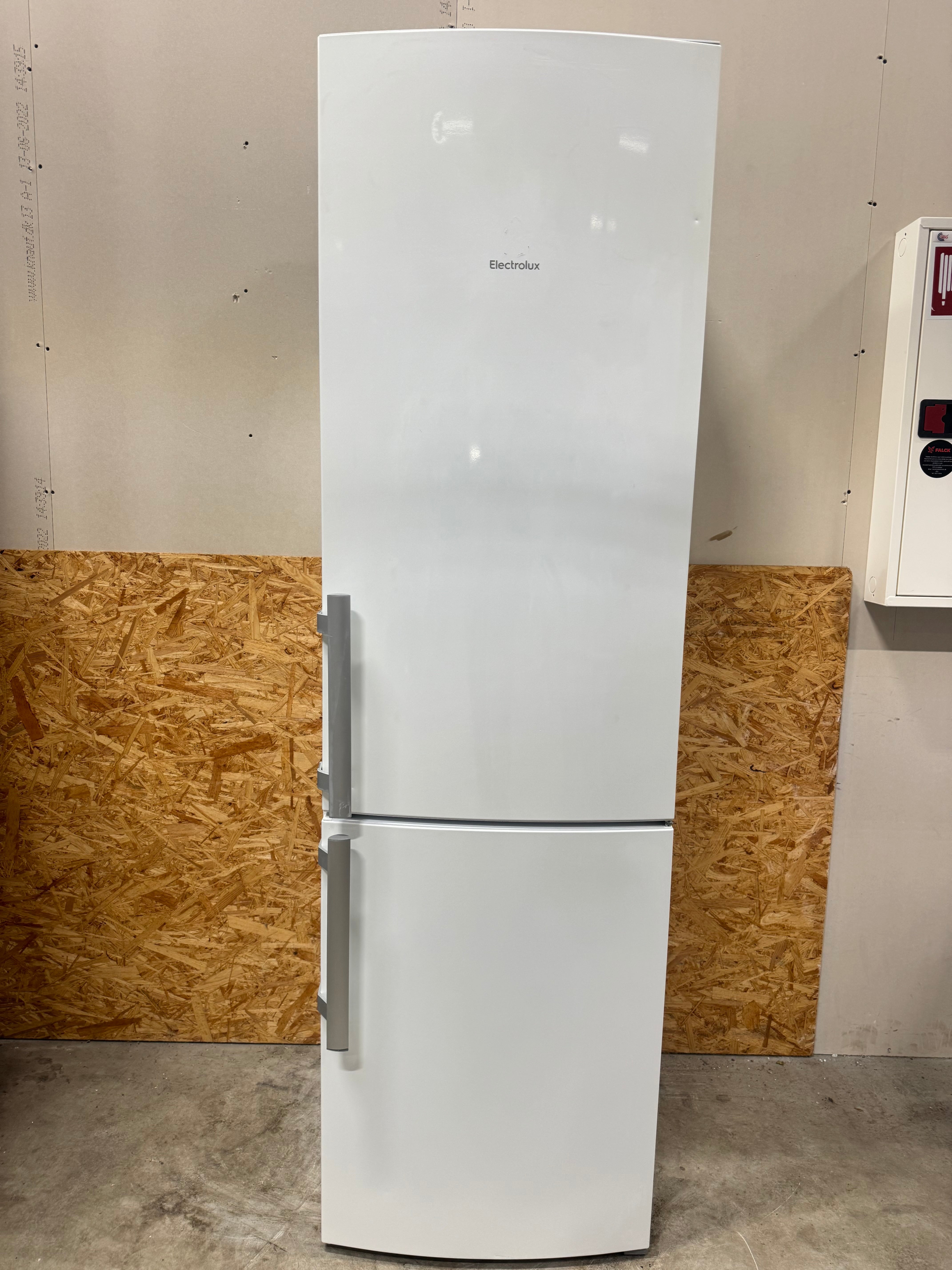 Electrolux køle/fryseskab EN4015MOW - D17182