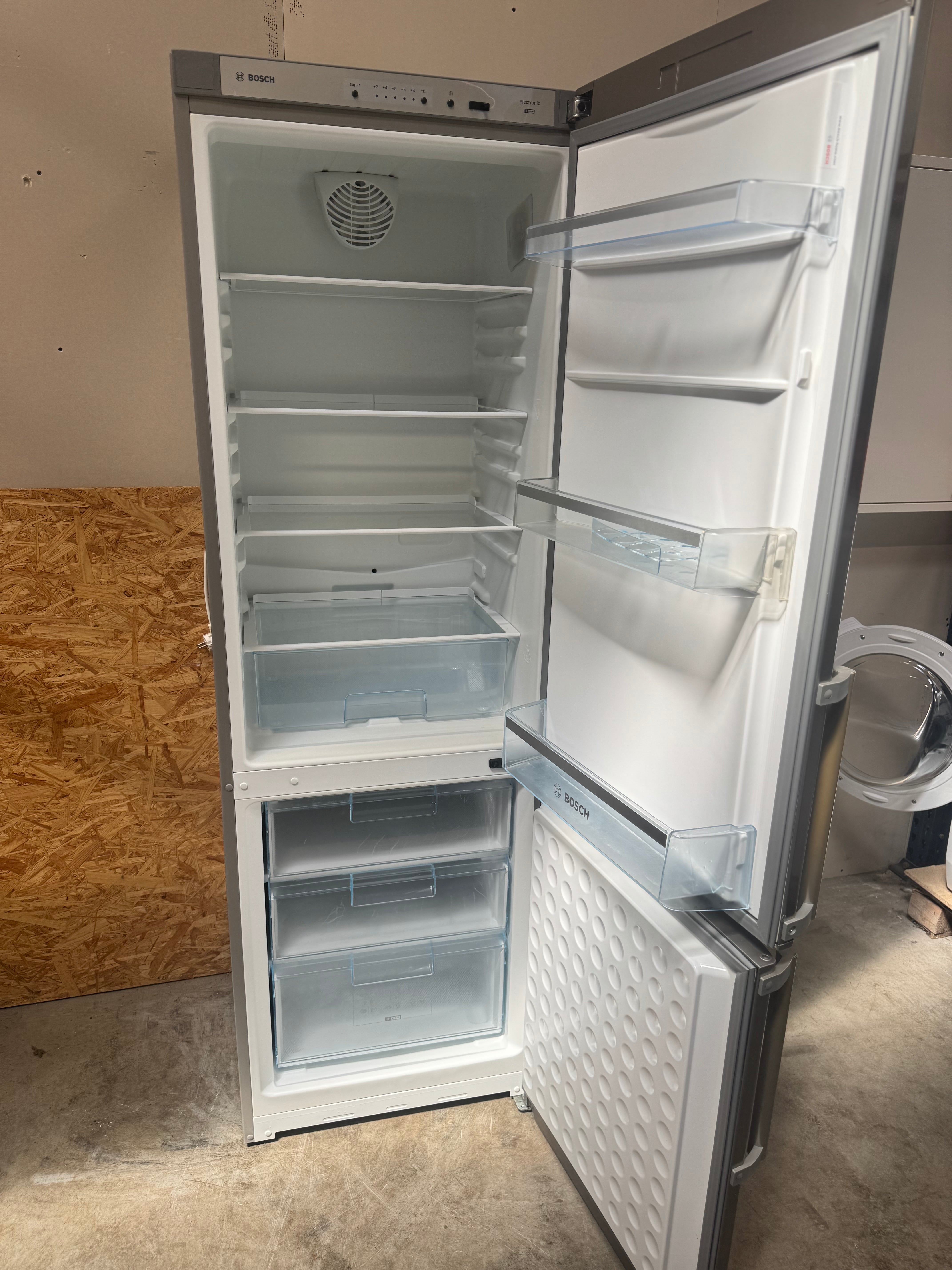Bosch køle/fryseskab KGV36X74 - D16207