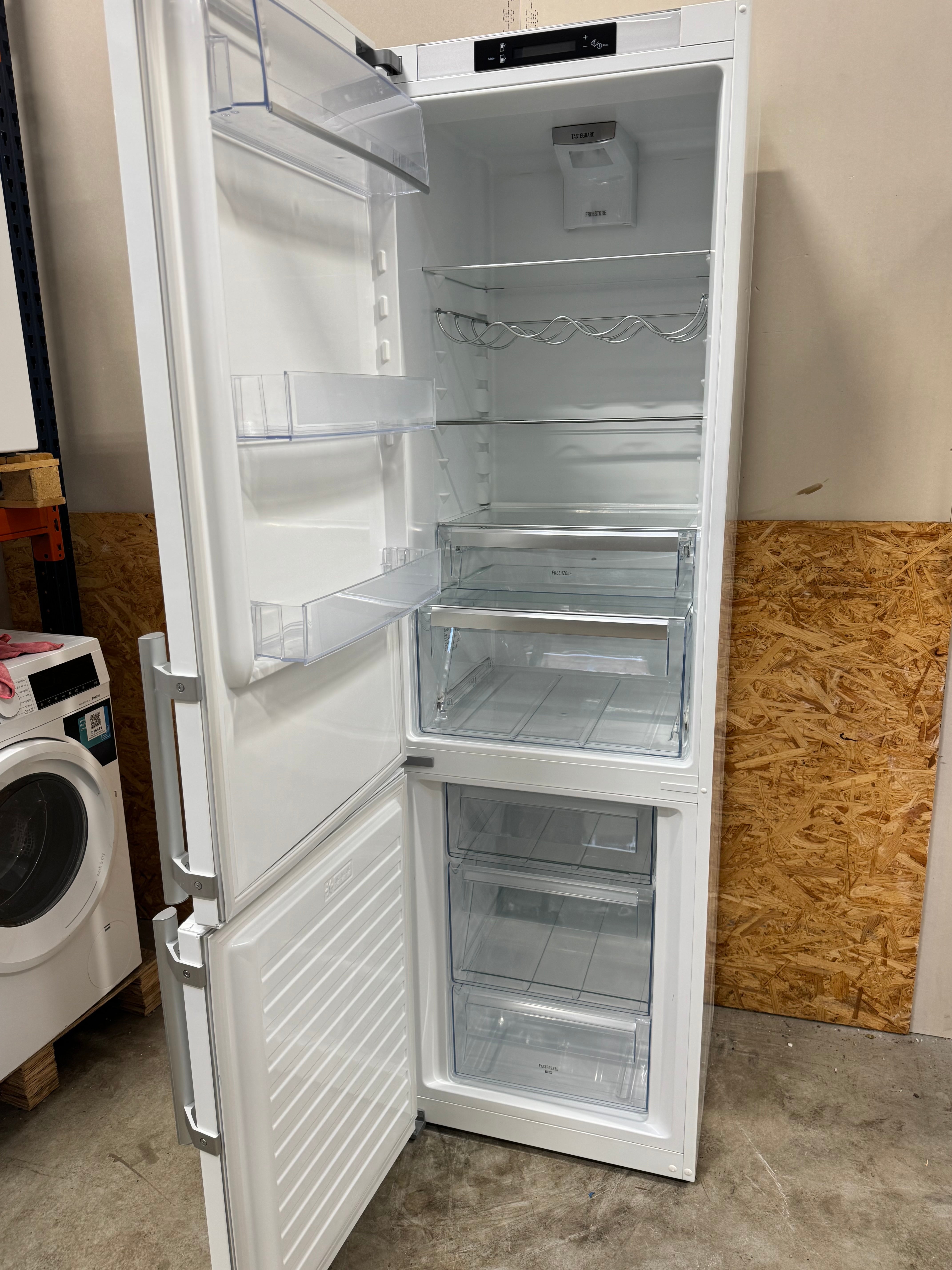 Electrolux køle/fryseskab EN4015MOW - D17305