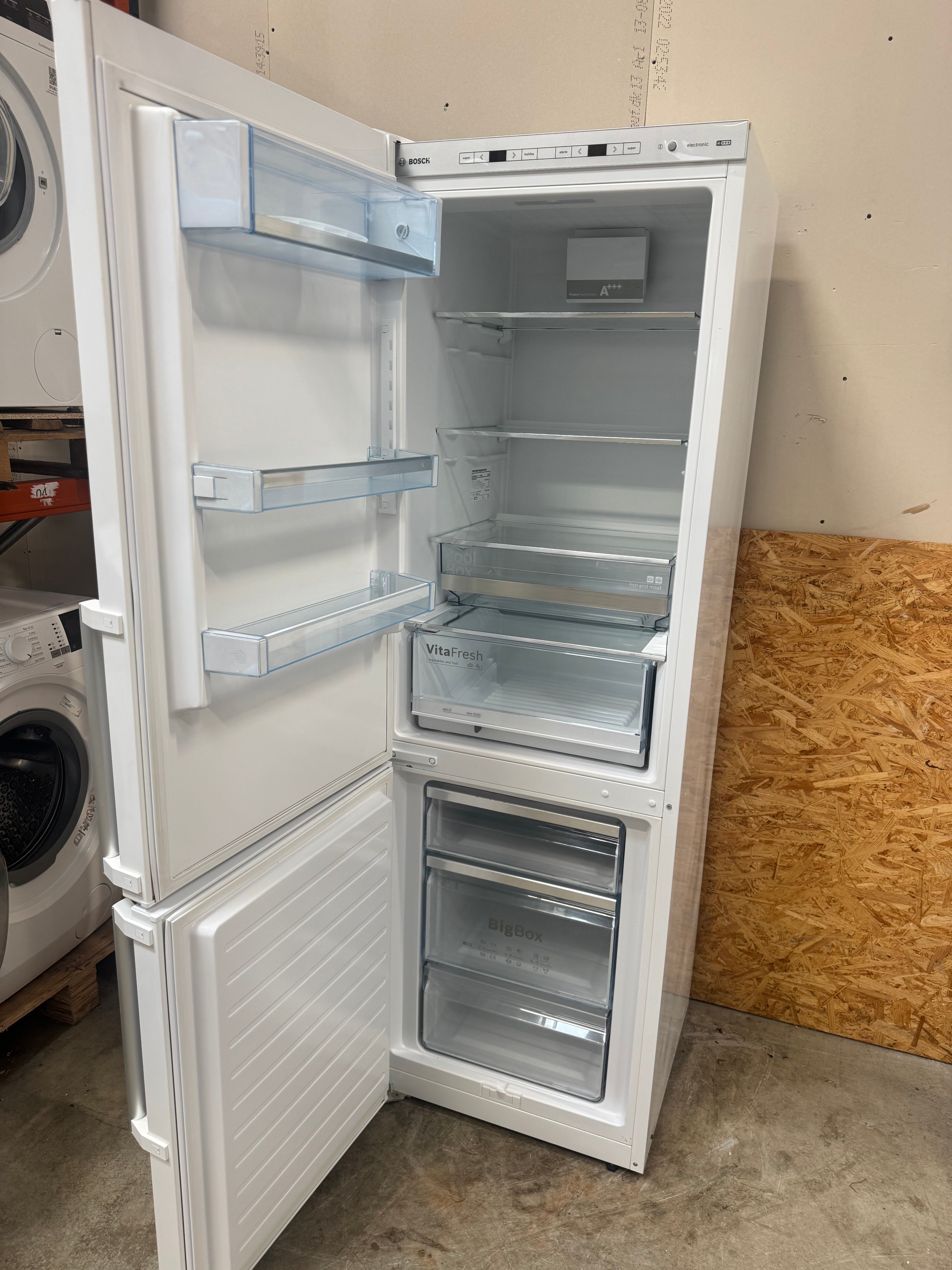 Bosch køle/fryseskab KGE36AW40 - D16206