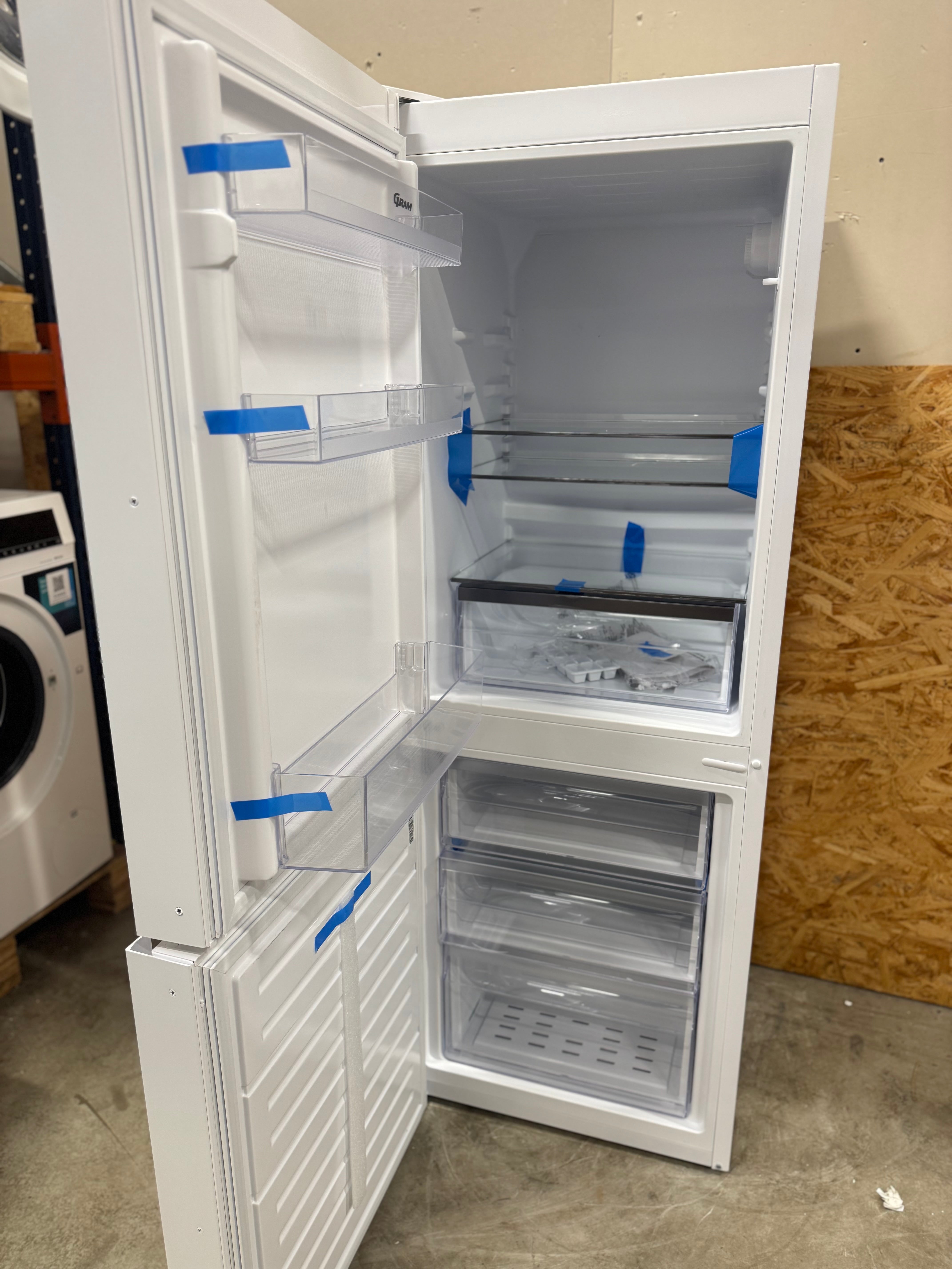 Gram køle/fryseskab KF471554 - D15463