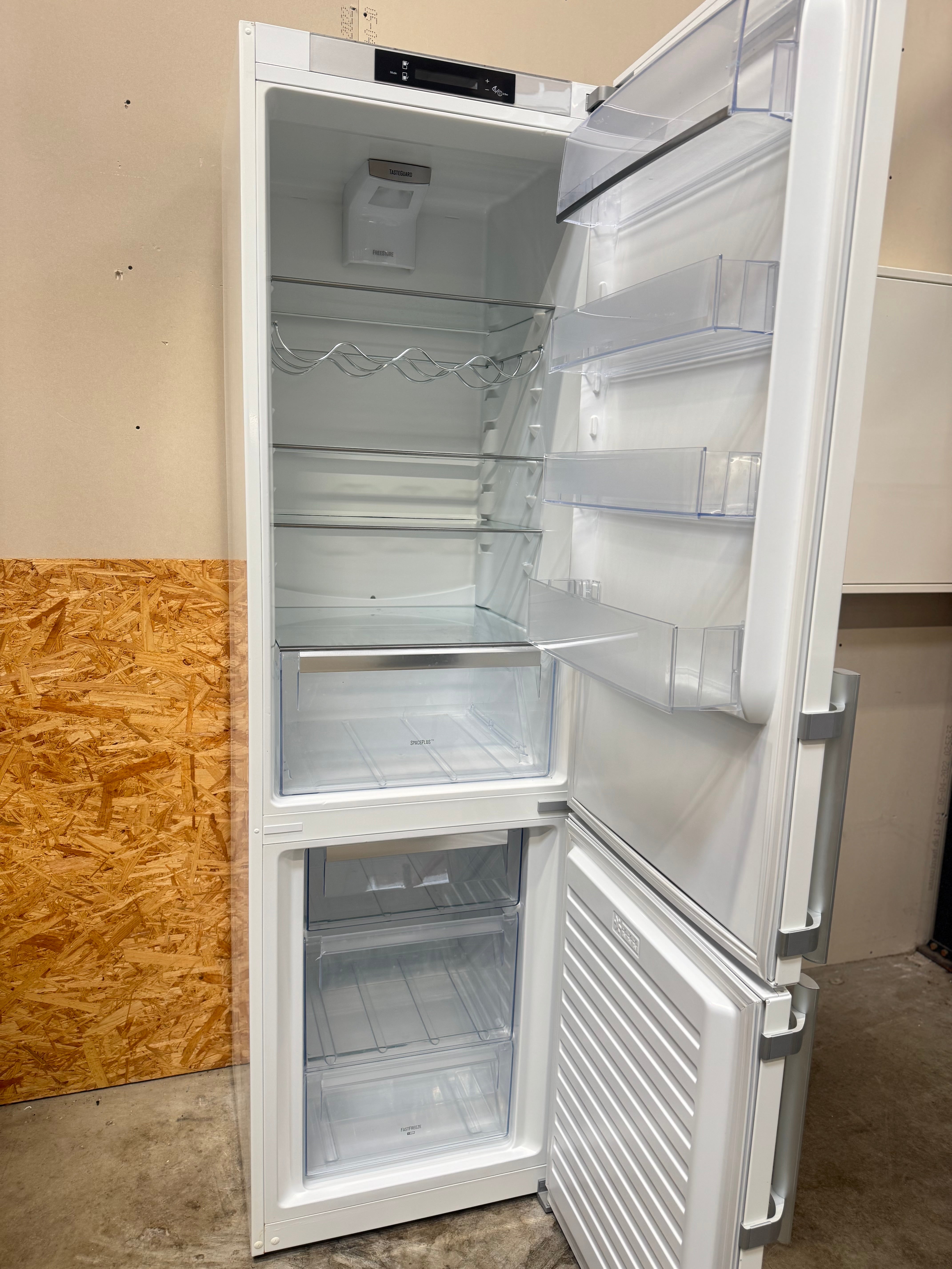 Electrolux køle/fryseskab EN4015MOW - D18367