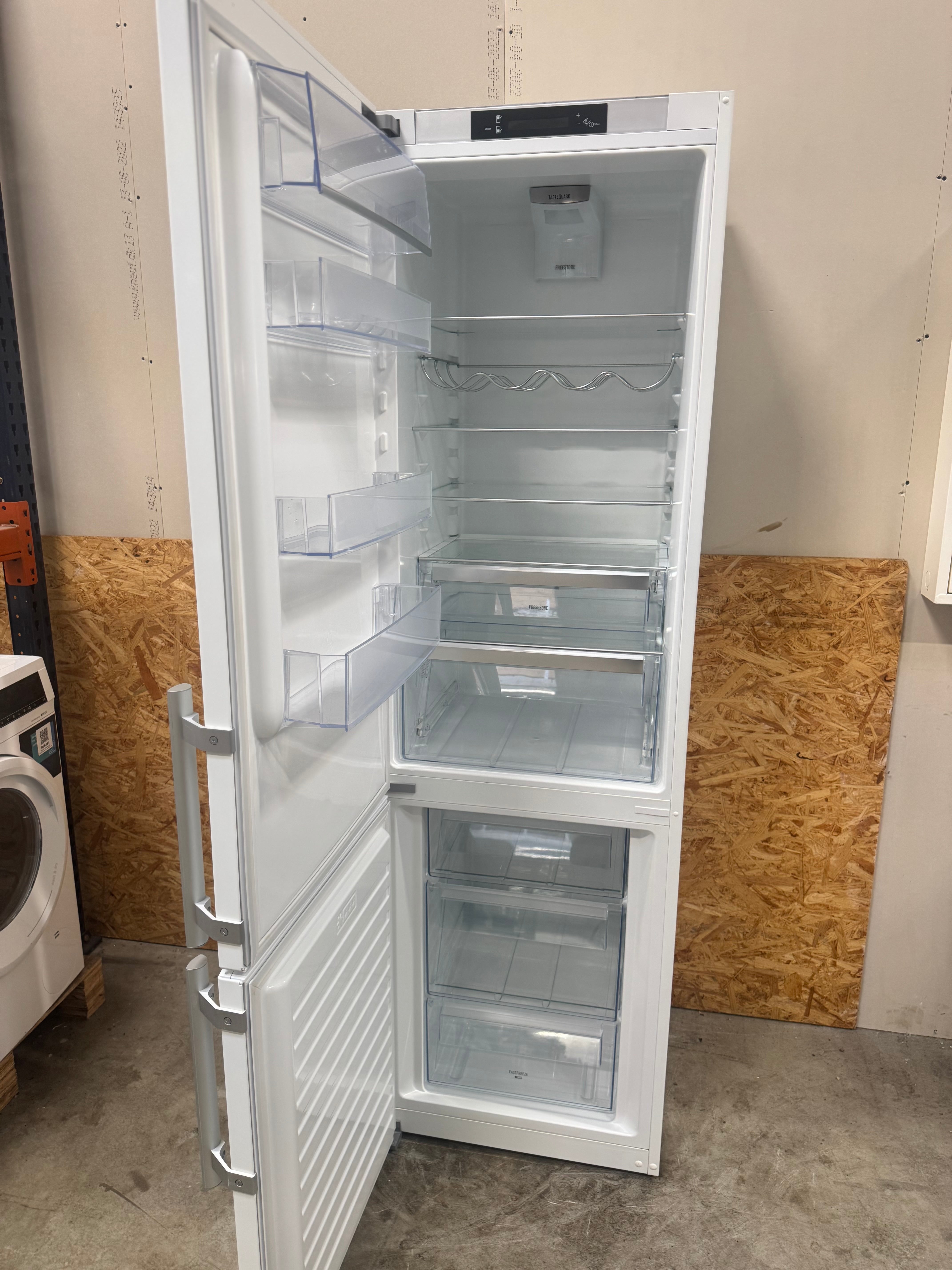 Electrolux køle/fryseskab EN4015MOW - D16240