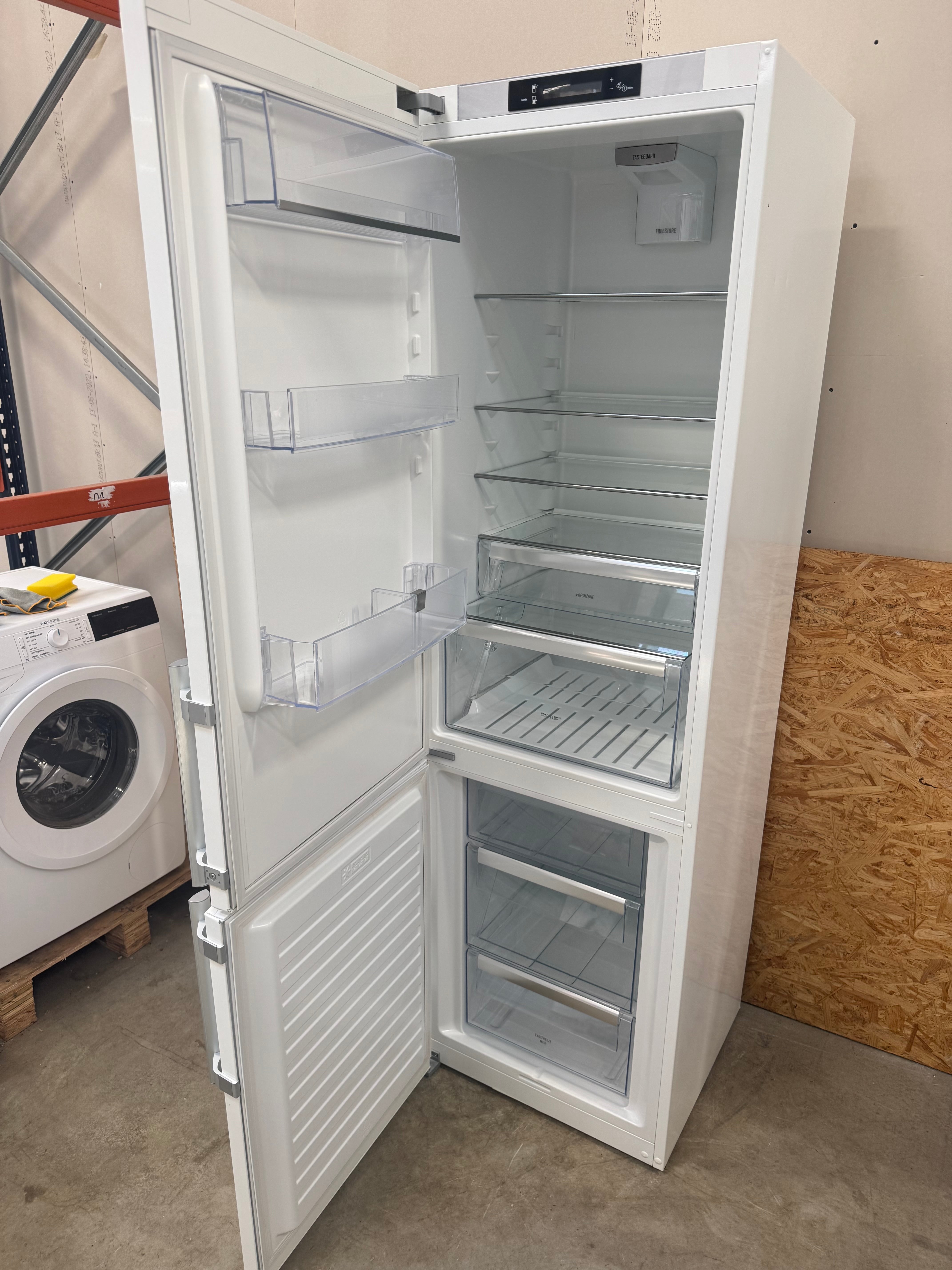Electrolux køle/fryseskab EN4015MOW - D14905