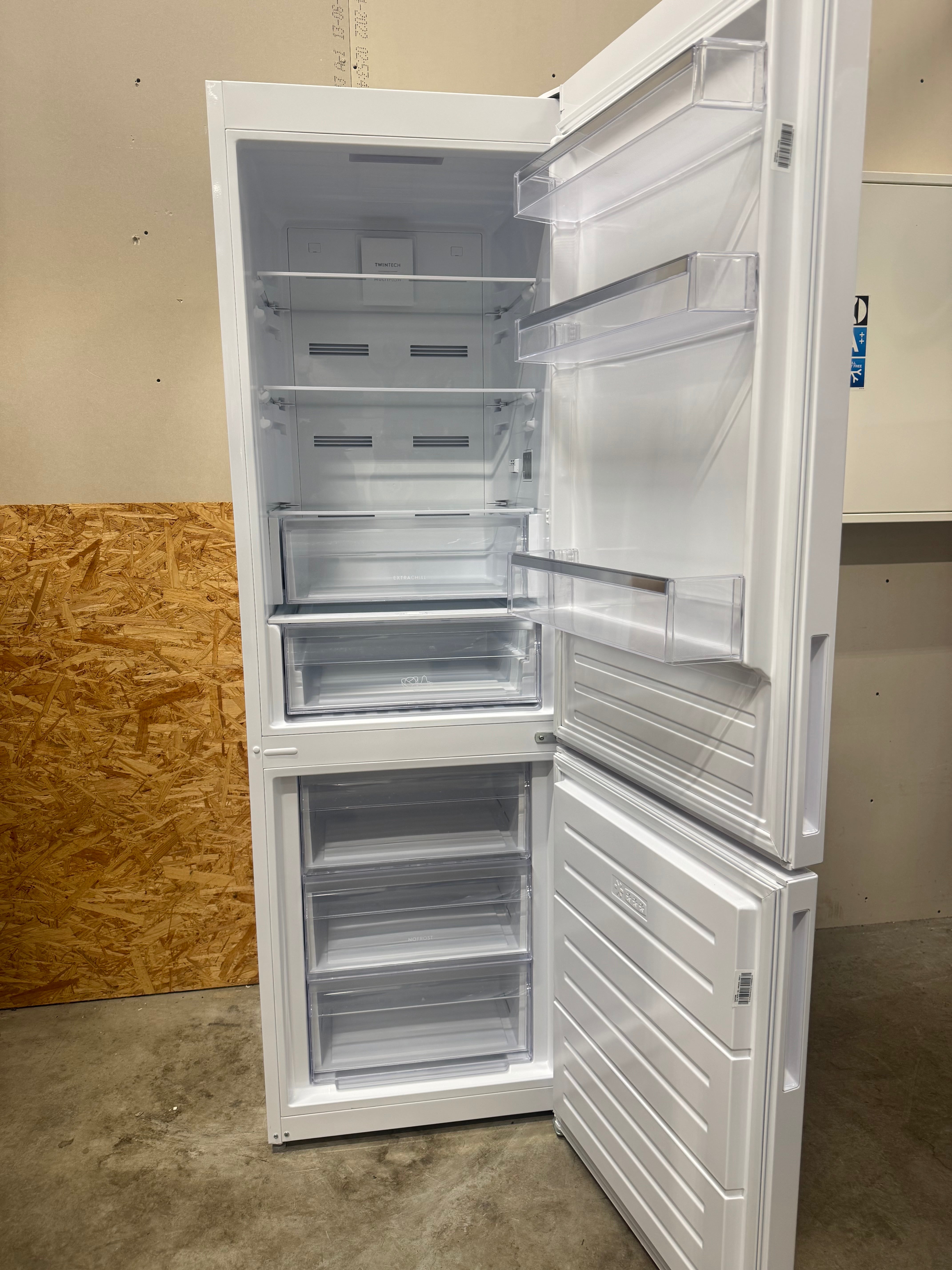 Electrolux køle/fryseskab LNT6ME32W2 - D17837