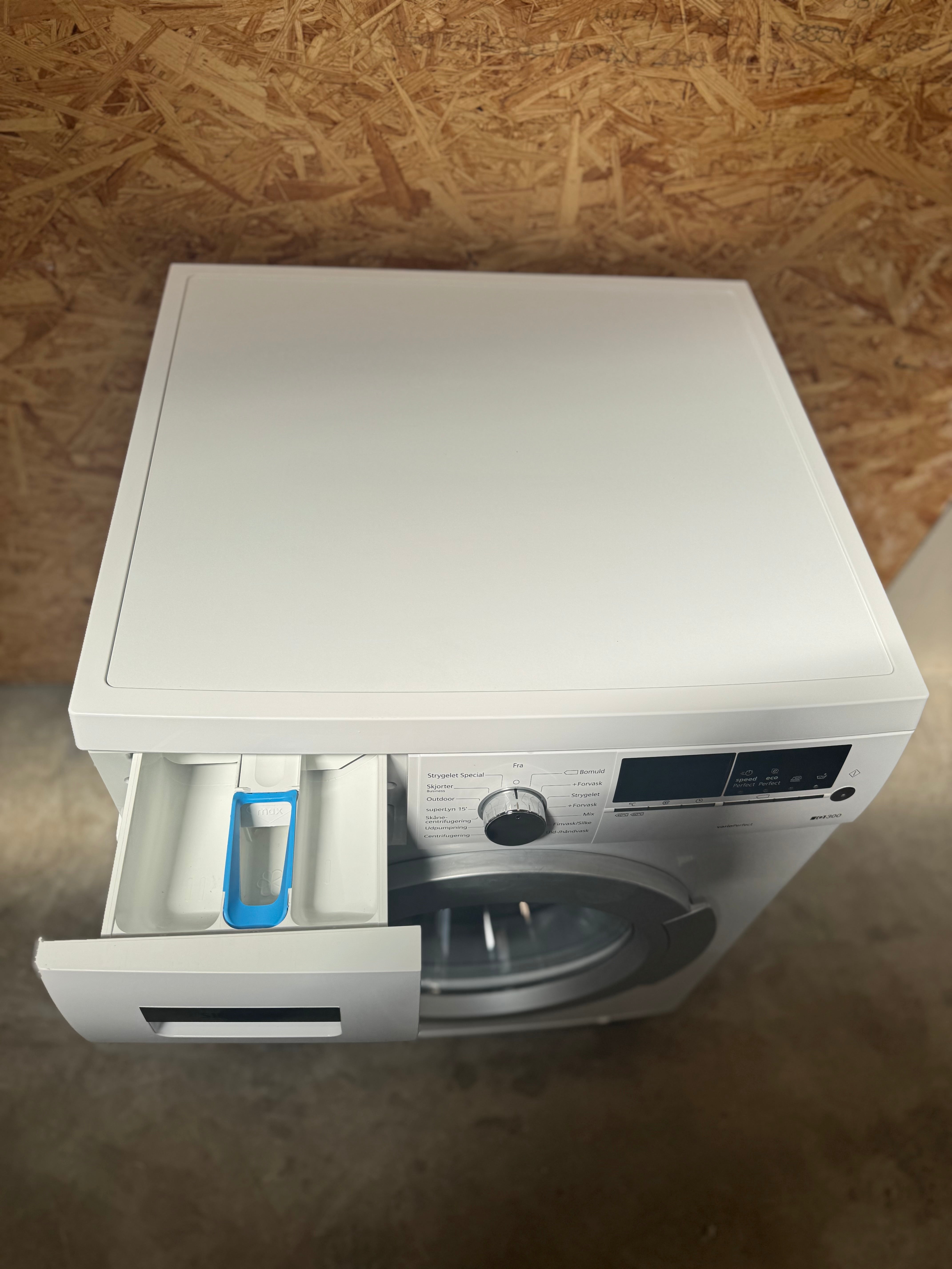 Siemens iQ300 vaskemaskine WM14E477DN - D15161