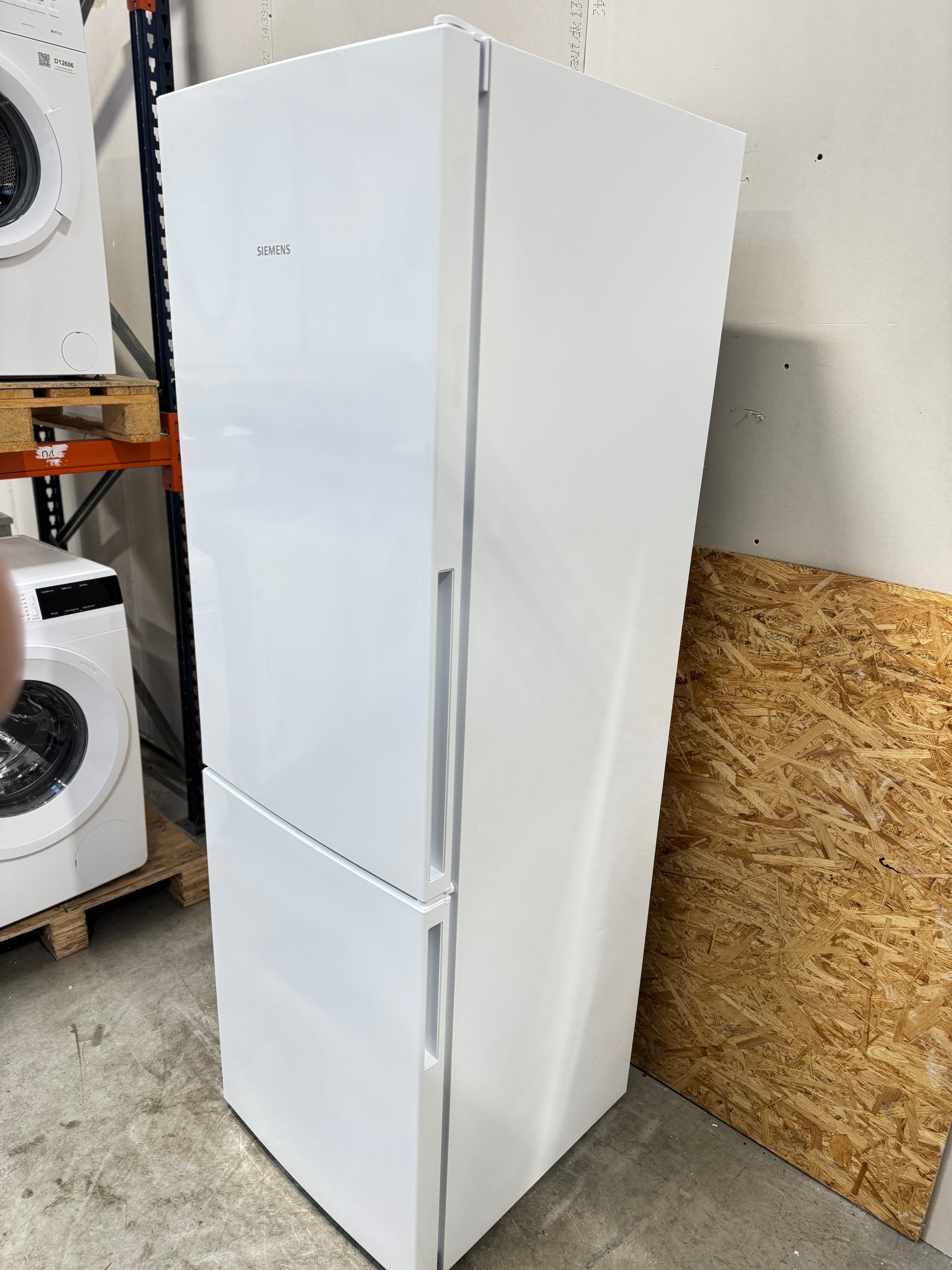 Siemens iQ300 køle/fryseskab KG36VUW20  - D15093