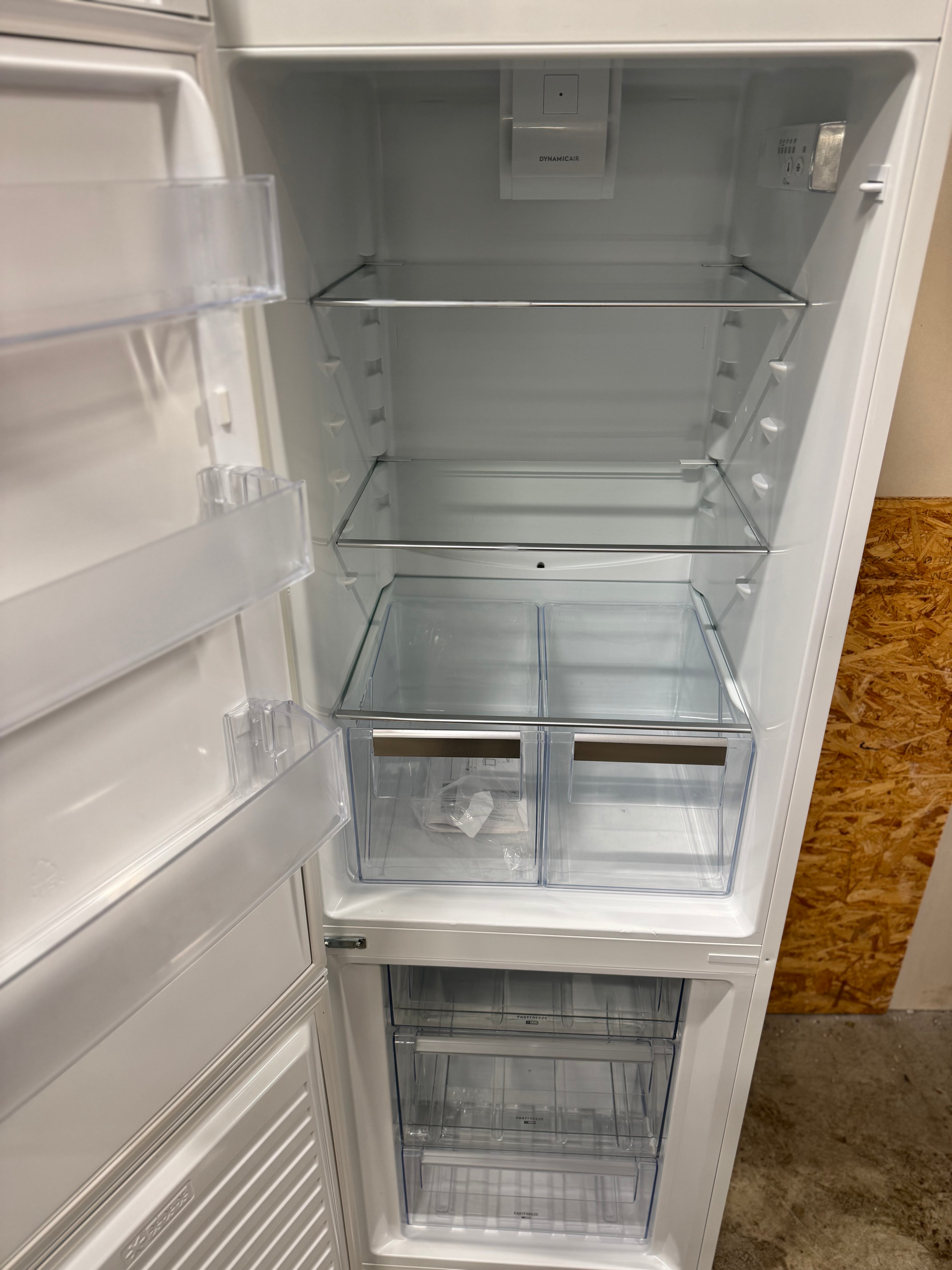 Electrolux køle/fryseskab KNT4TF33W2 - D17365