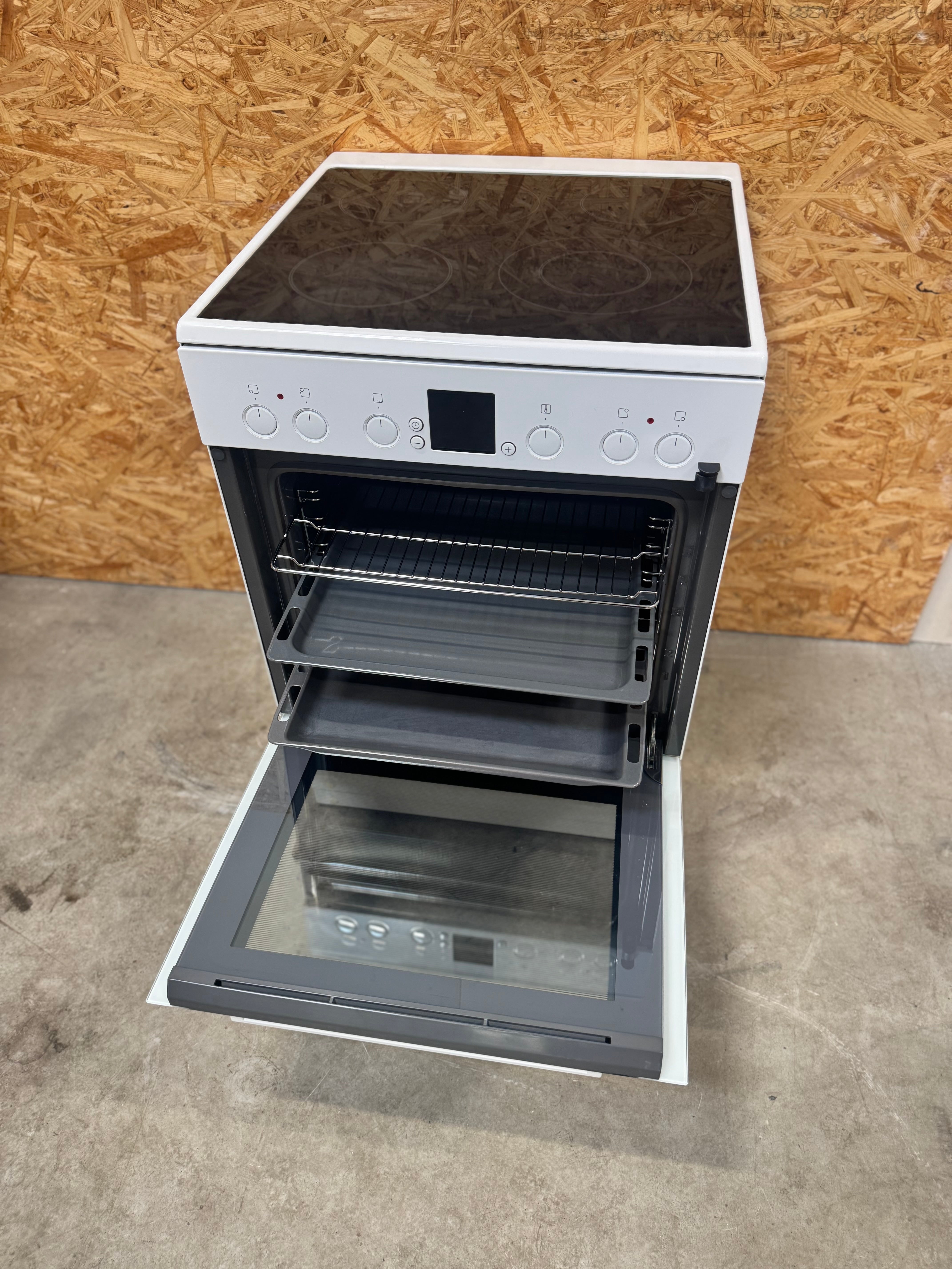 Bosch keramisk komfur HCE744220U - D16106
