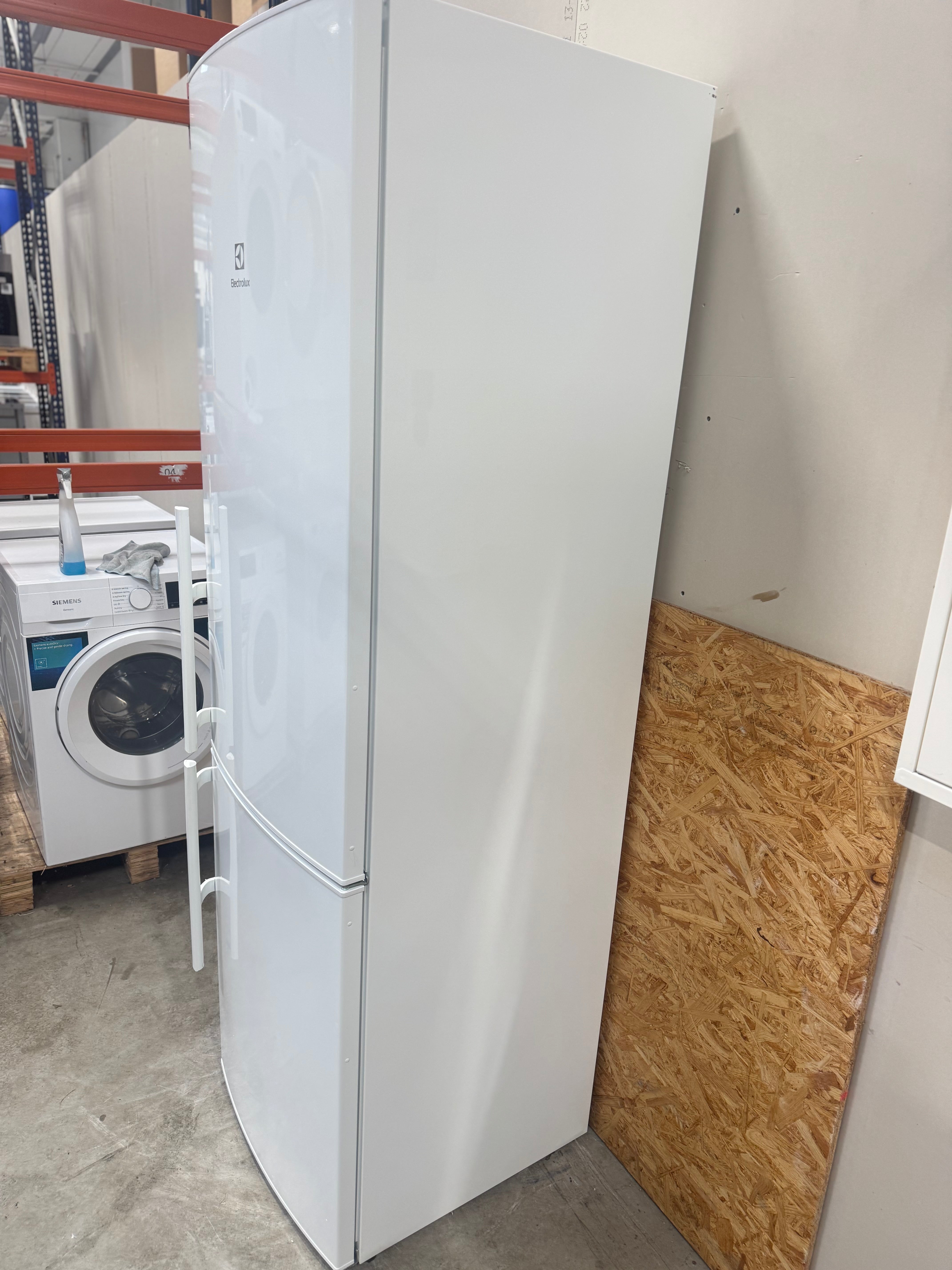 Electrolux køle/fryseskab EN3853MOW - D16916