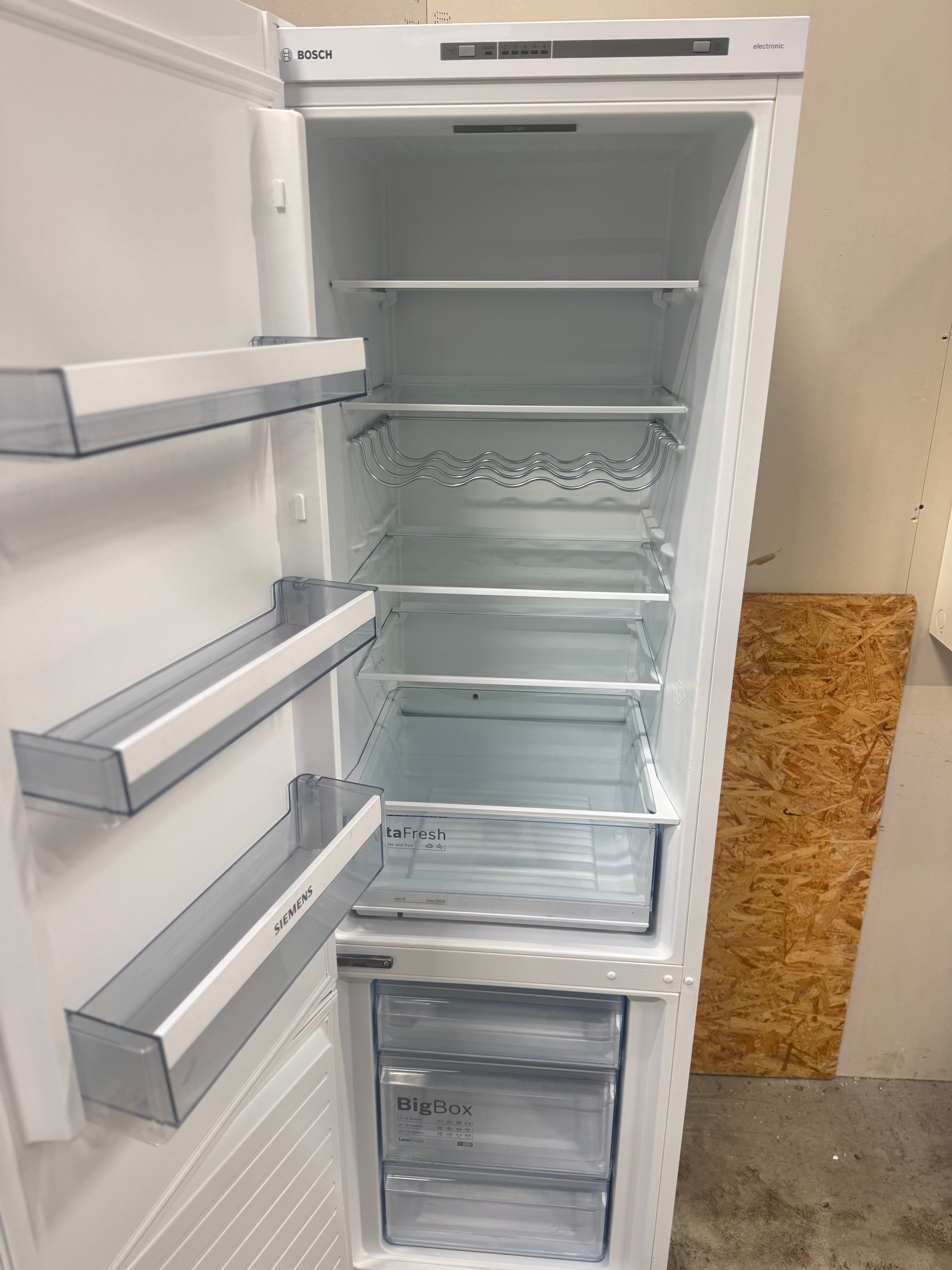 Bosch køle/fryseskab KGV39VWEA - D17389