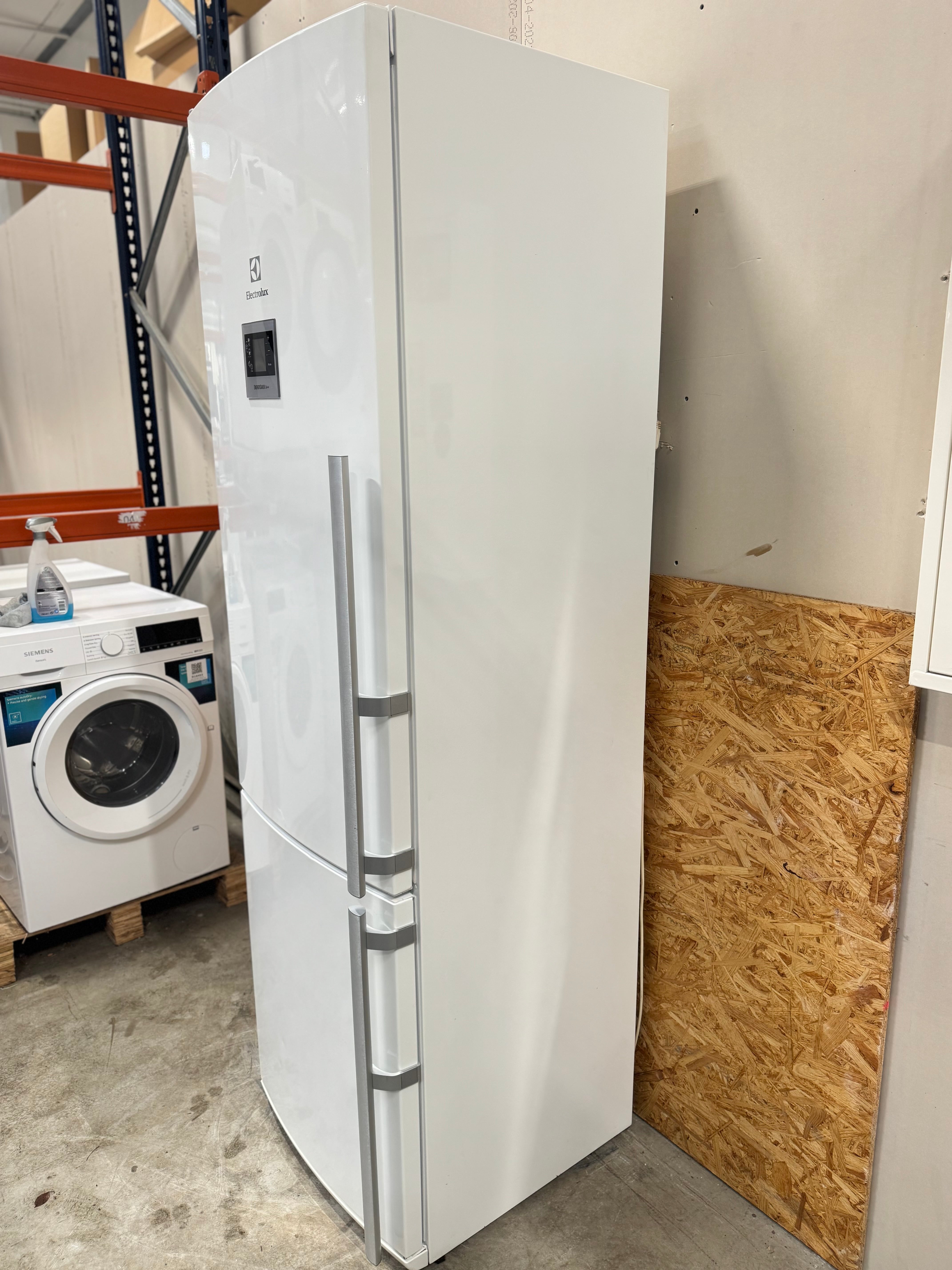 Electrolux køle/fryseskab EN4011AOW - D16237