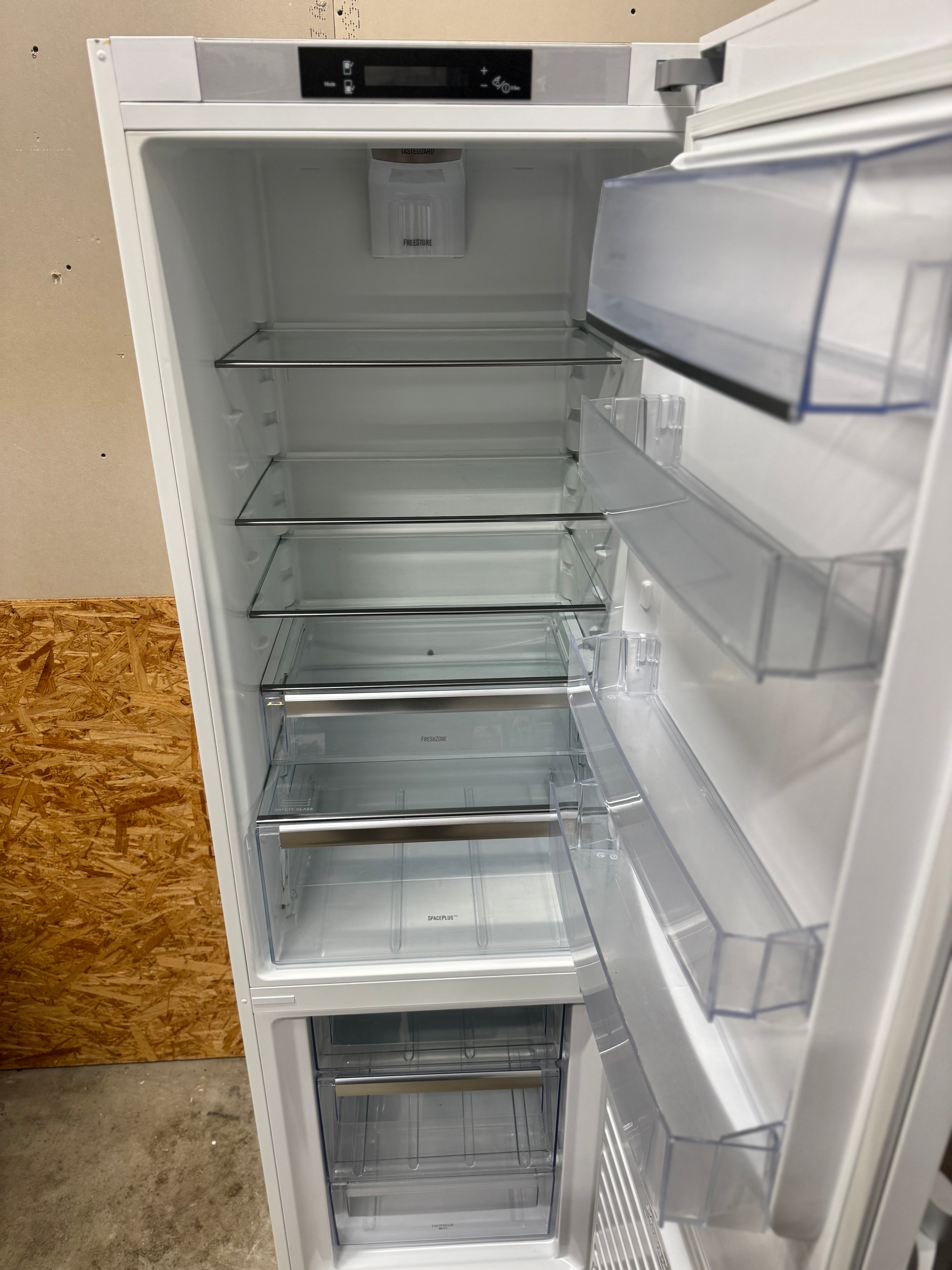 Electrolux køle/fryseskab EN4015MOW - D17180