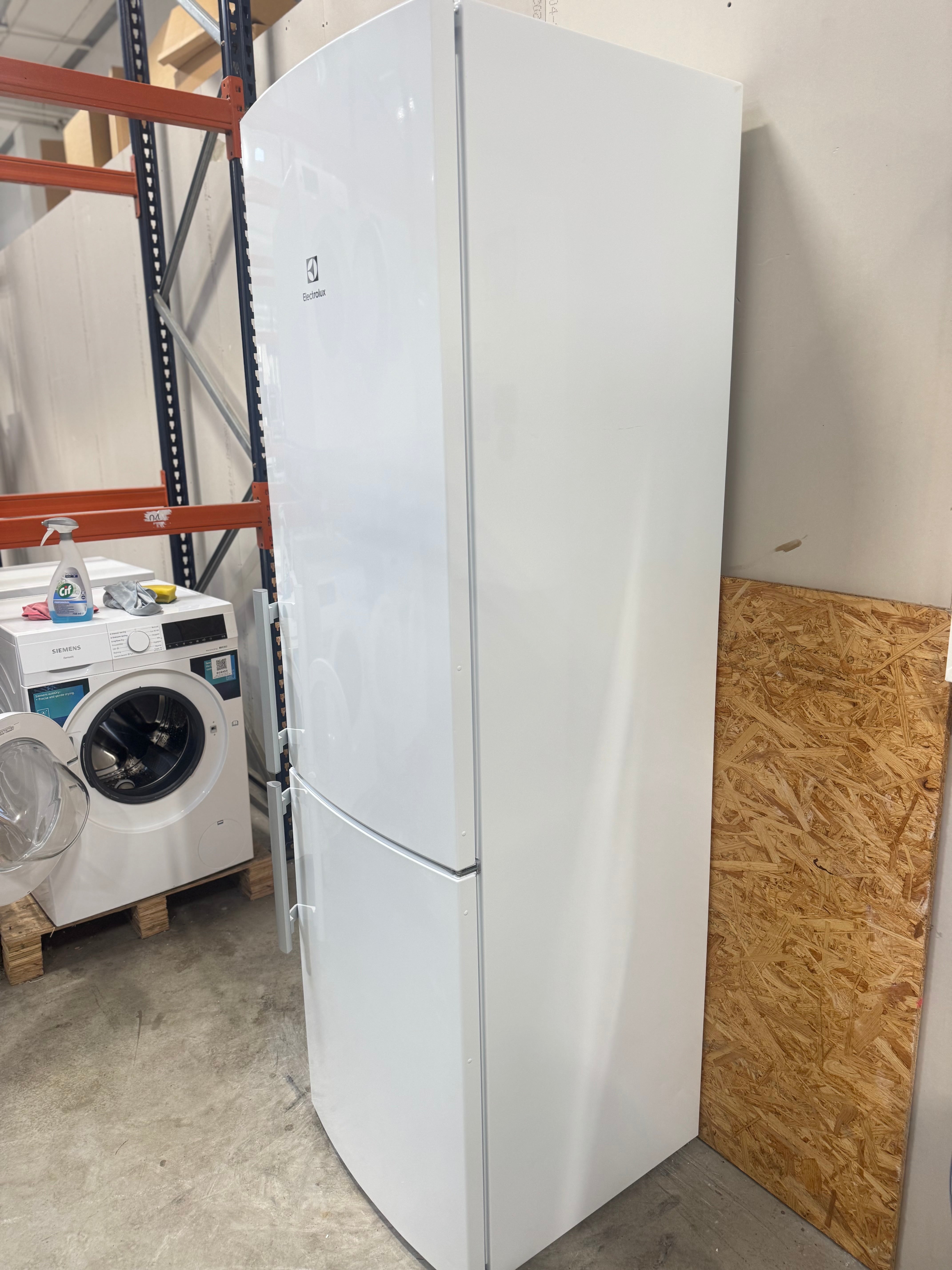 Electrolux køle/fryseskab EN3855MOW - D16507