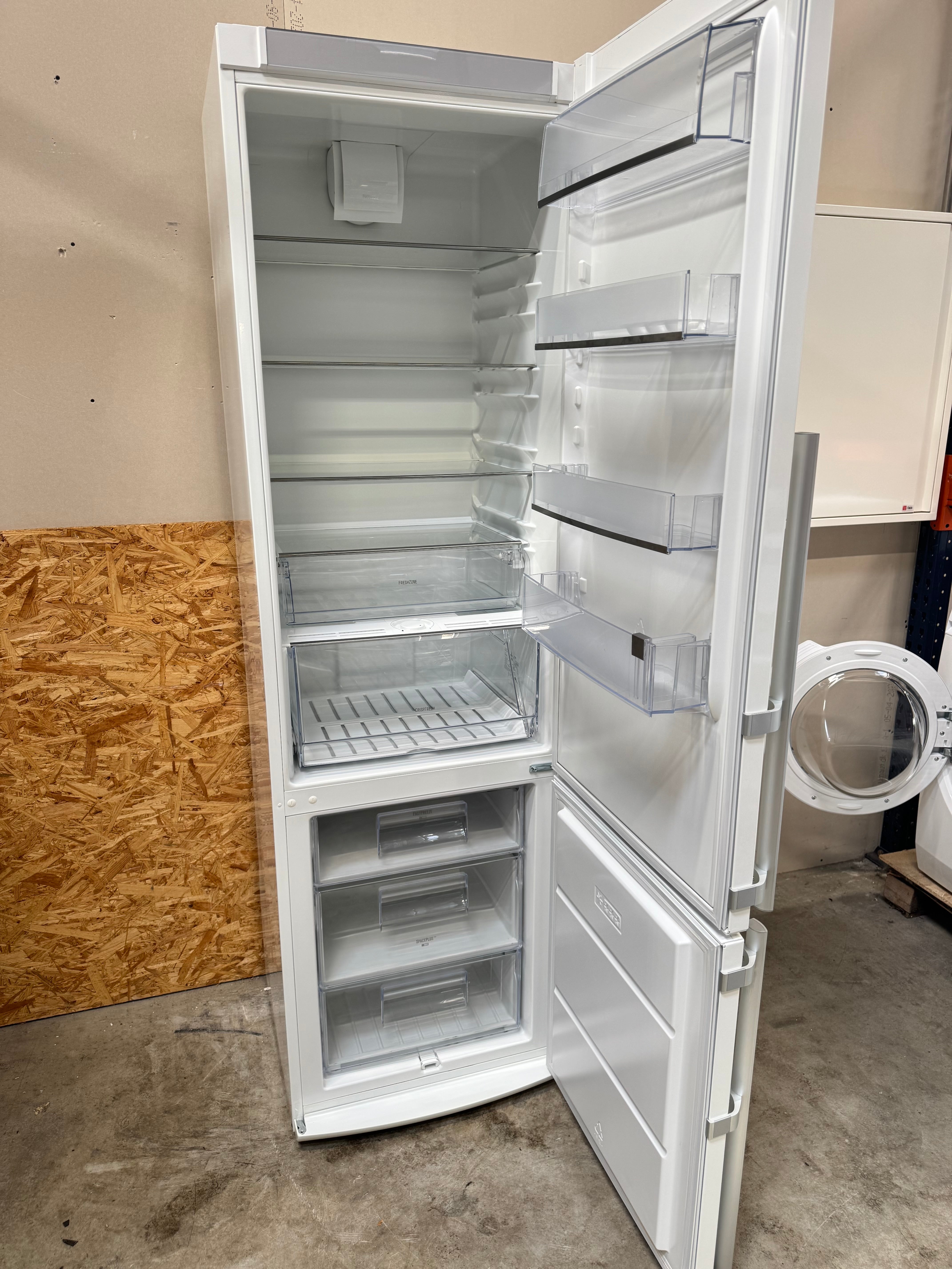 Electrolux køle/fryseskab EN4011AOW - D16331