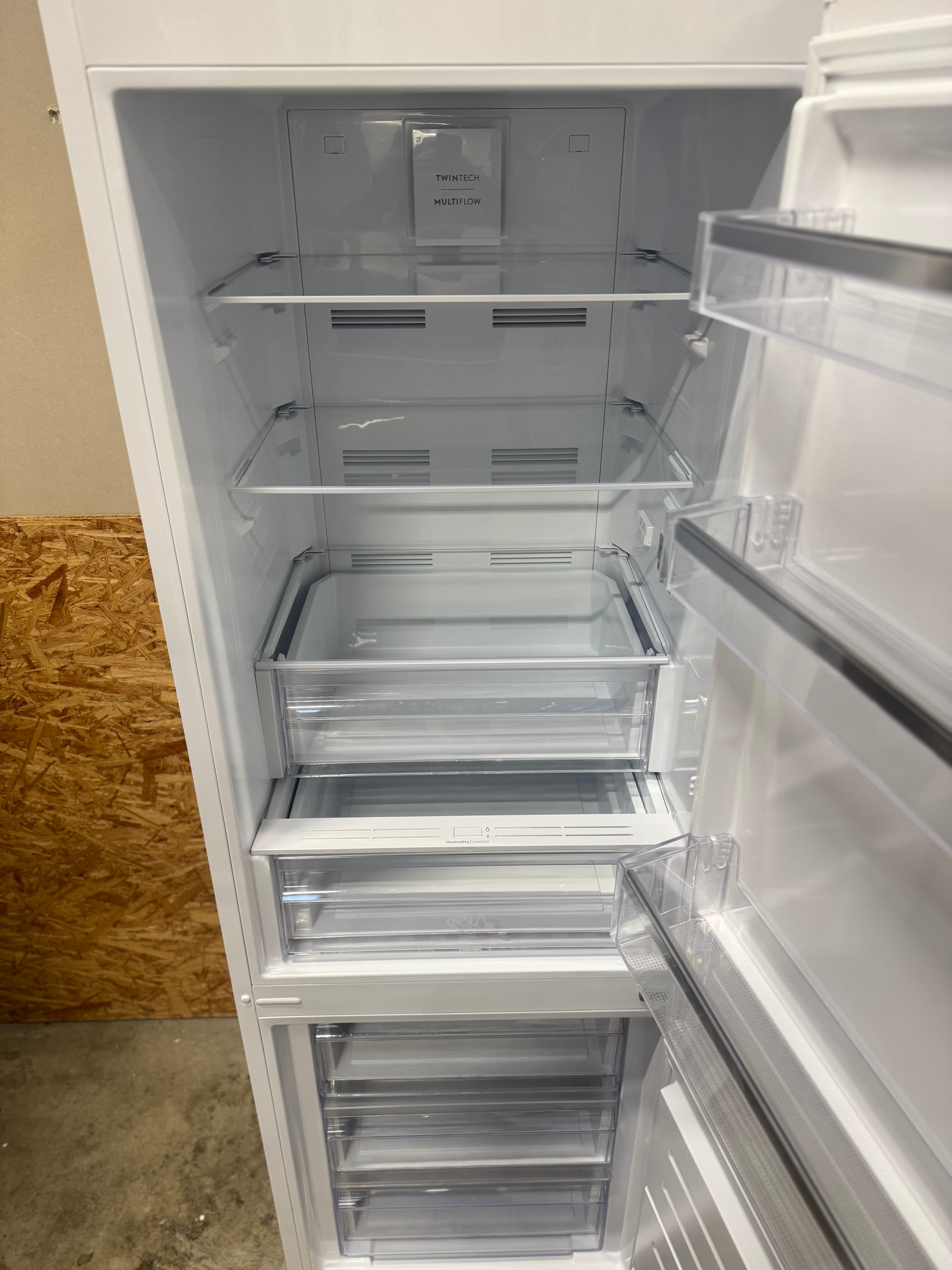 Electrolux køle/fryseskab LNT6ME32W2 - D17837